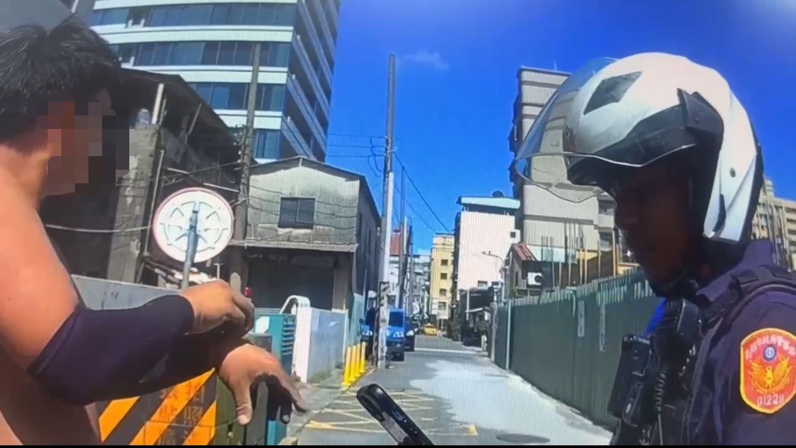 有片／一箭雙雕！夫妻檔詐欺通緝犯藏身工地　高雄警查失竊車意外雙雙逮捕