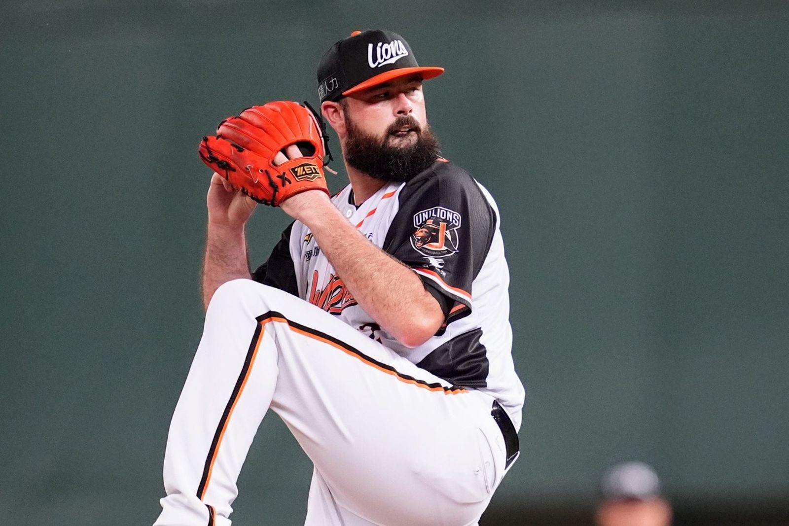 中職/連三年獅猿大戰!獅帝芬力扛首戰 魔神樂拚守住樂天命脈