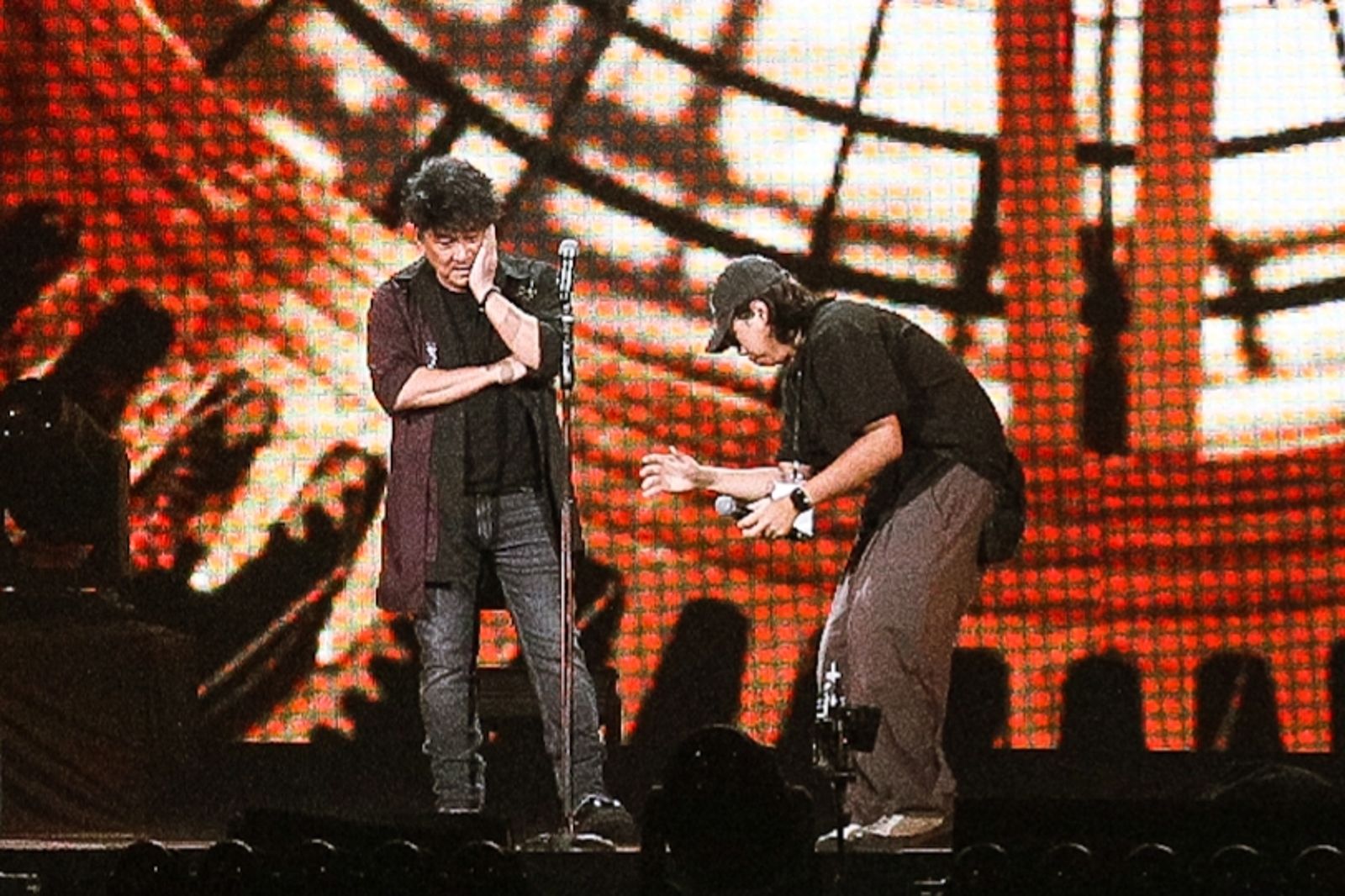 快訊／周華健6度攻蛋一開場就出事！近5分鐘失聲　滿場1.1萬人傻眼狂比X