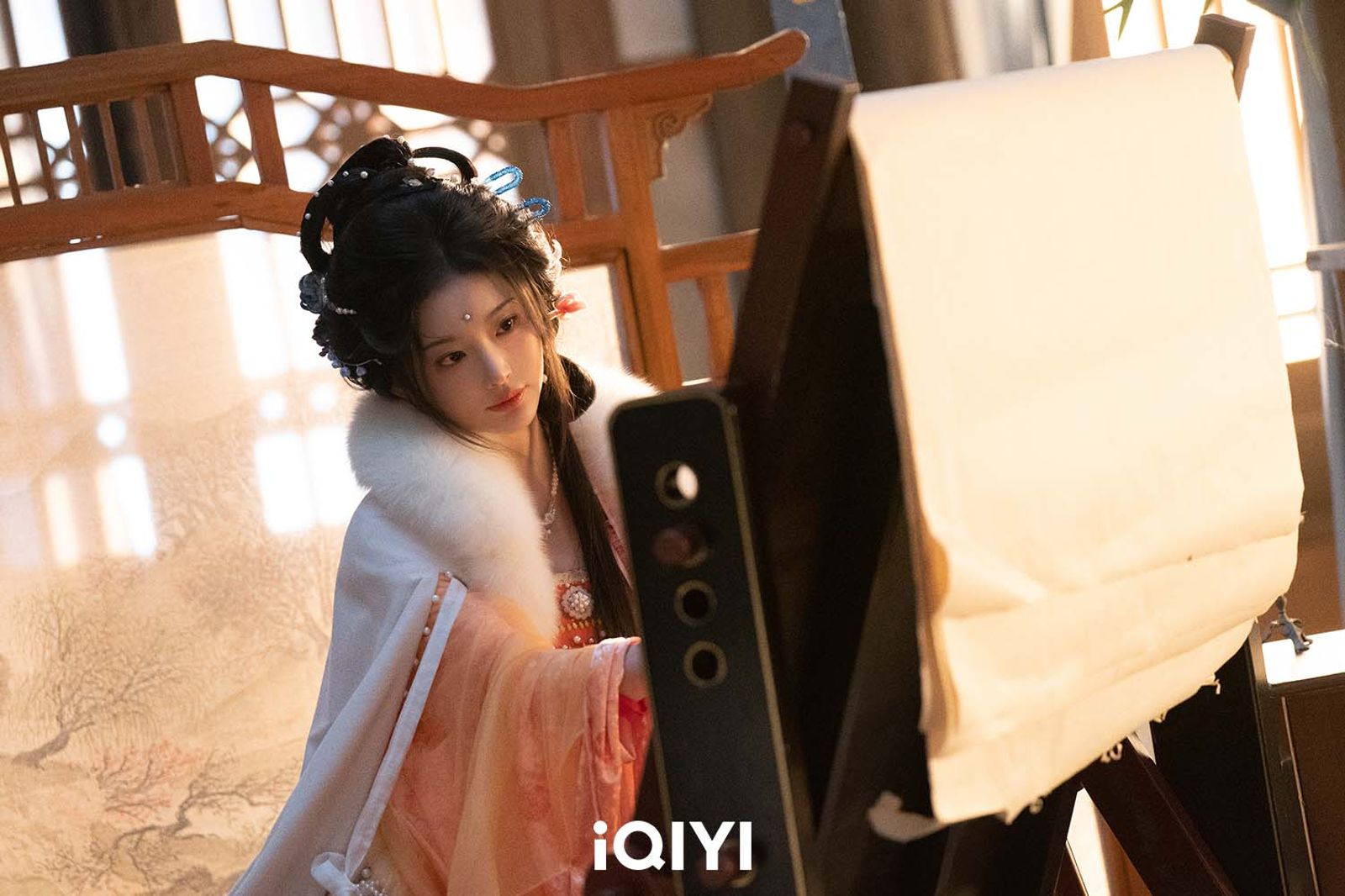 《逐玉》孔雪兒飾演俞淺淺。iQIYI愛奇藝國際版提供