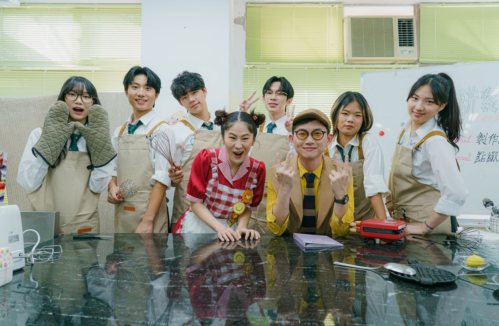 沉浸式推理實境節目《成仁高中偵探社》本集以「語言霸凌 × 私刑正義」為題。小公視提供