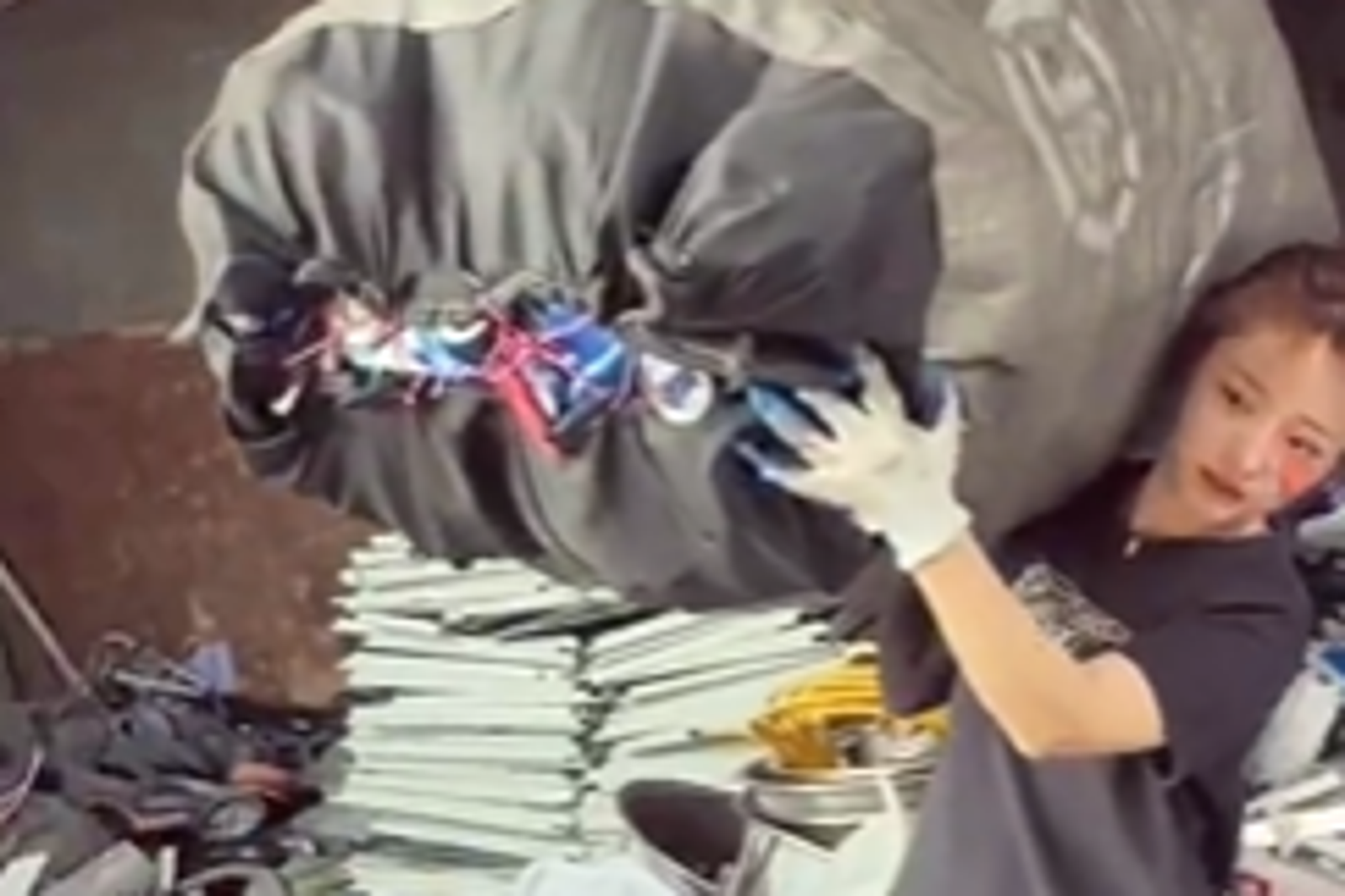 白天是康復師！26歲女下班靠副業「撿回收」賺贏正職