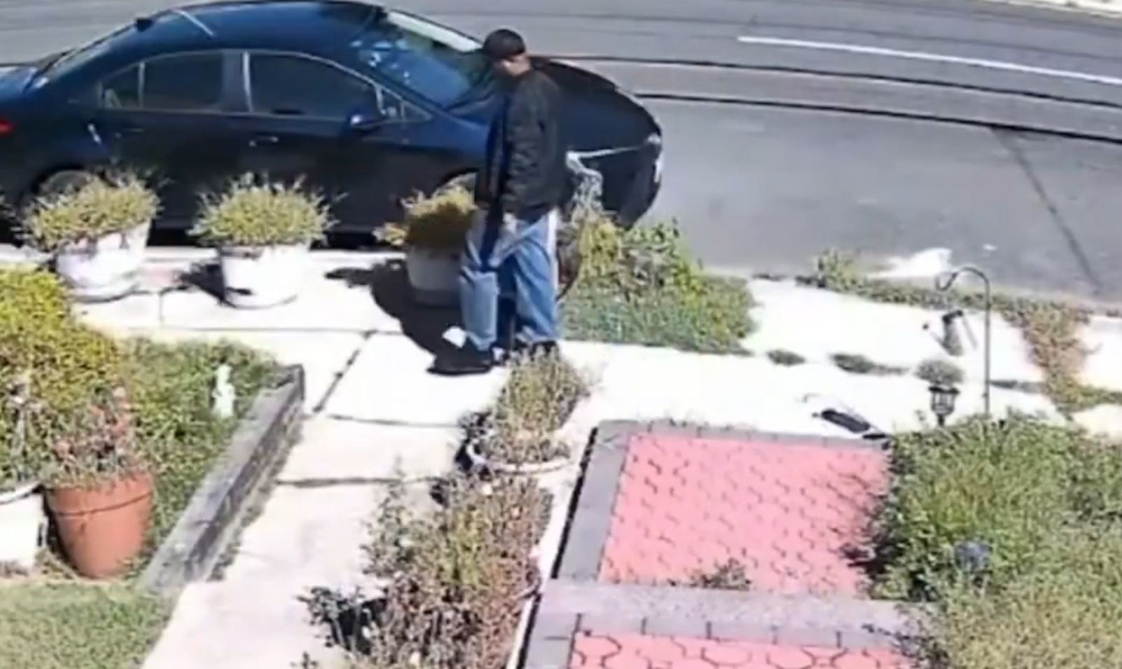 麥格里夫在屋內待了5小時才離開。圖／翻攝自X