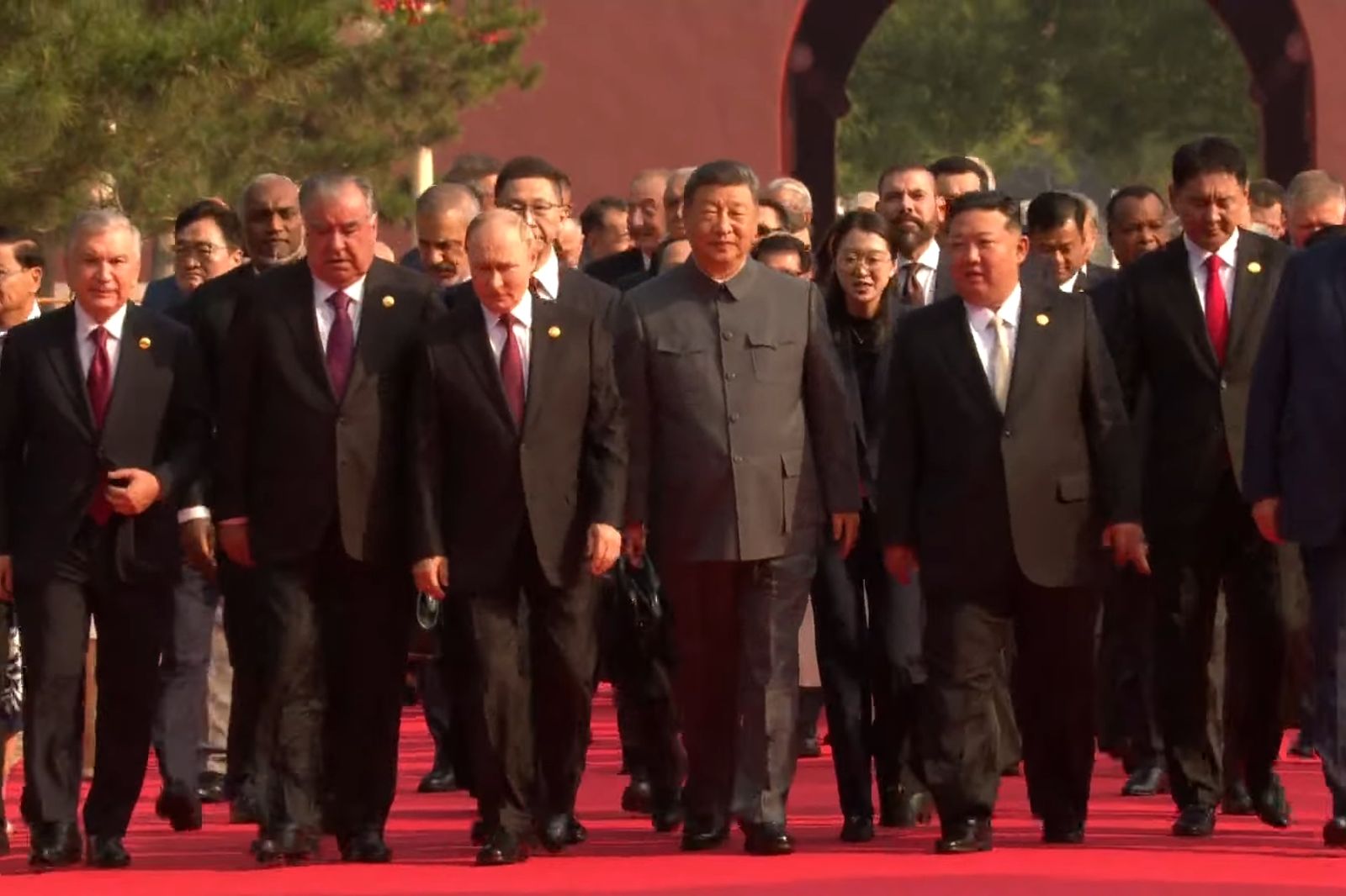 王丹專欄：中共九三閱兵傳達出的三個警訊