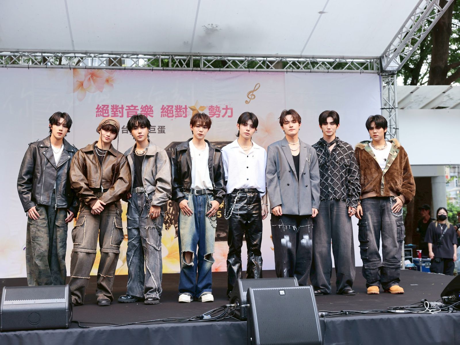 男團ARKis於17日出席hito流行音樂獎頒獎典禮搶票會。劉耀勻攝