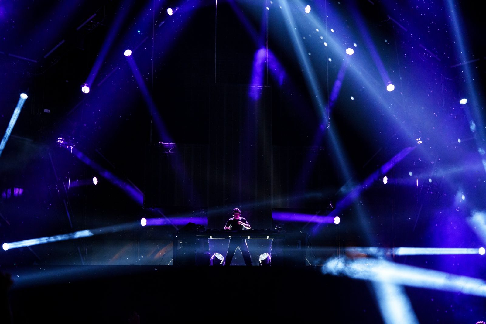 Martin Garrix在Ultra Taiwan表演最後半小時開始降雨，然而現場觀眾的熱情完全沒有被雨水澆熄，伴隨著振奮人心的音樂在雨中狂跳。Ultra Taiwan、大風吹創造提供