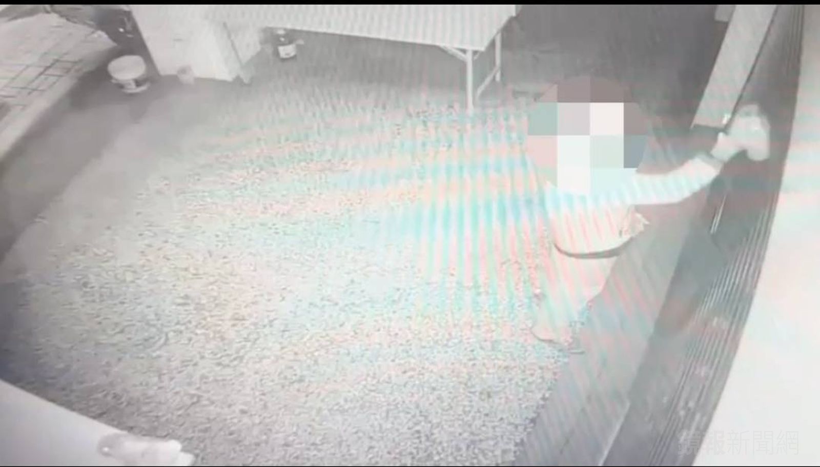 刮刮樂中10萬只給1千？　糊塗男爆氣上門灑冥紙噴漆