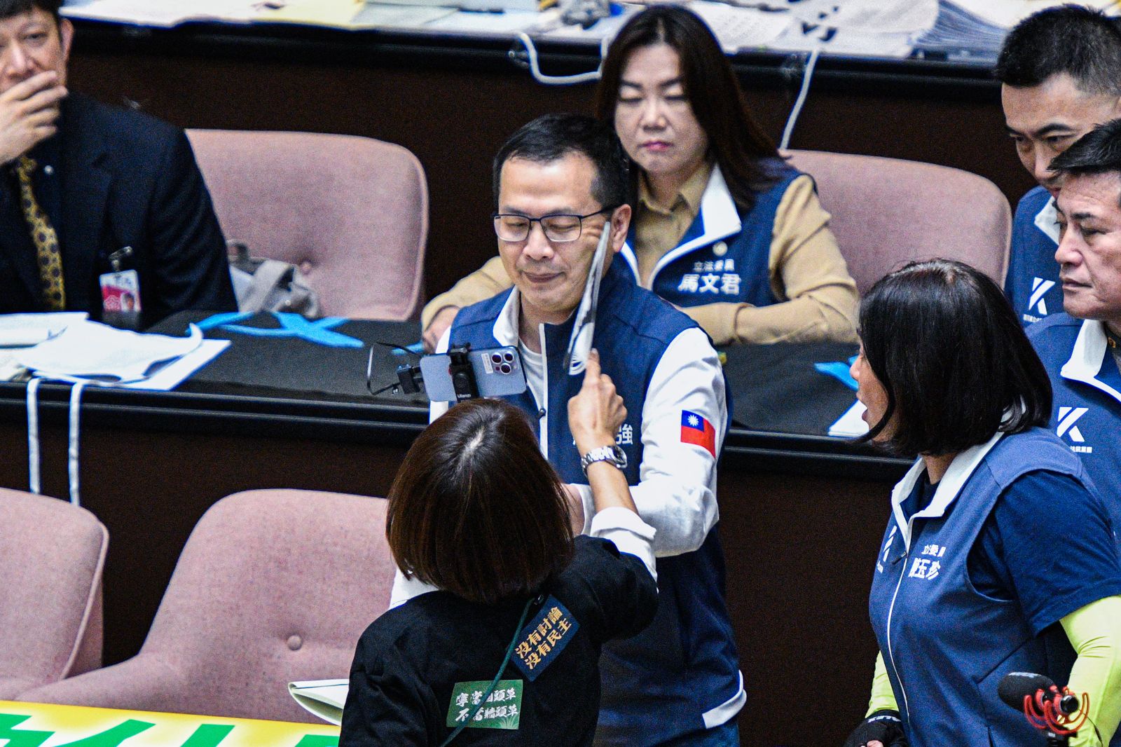 搧羅智強耳光被判拘役10日得易科罰金 邱議瑩:未來對自身行為會更謹慎