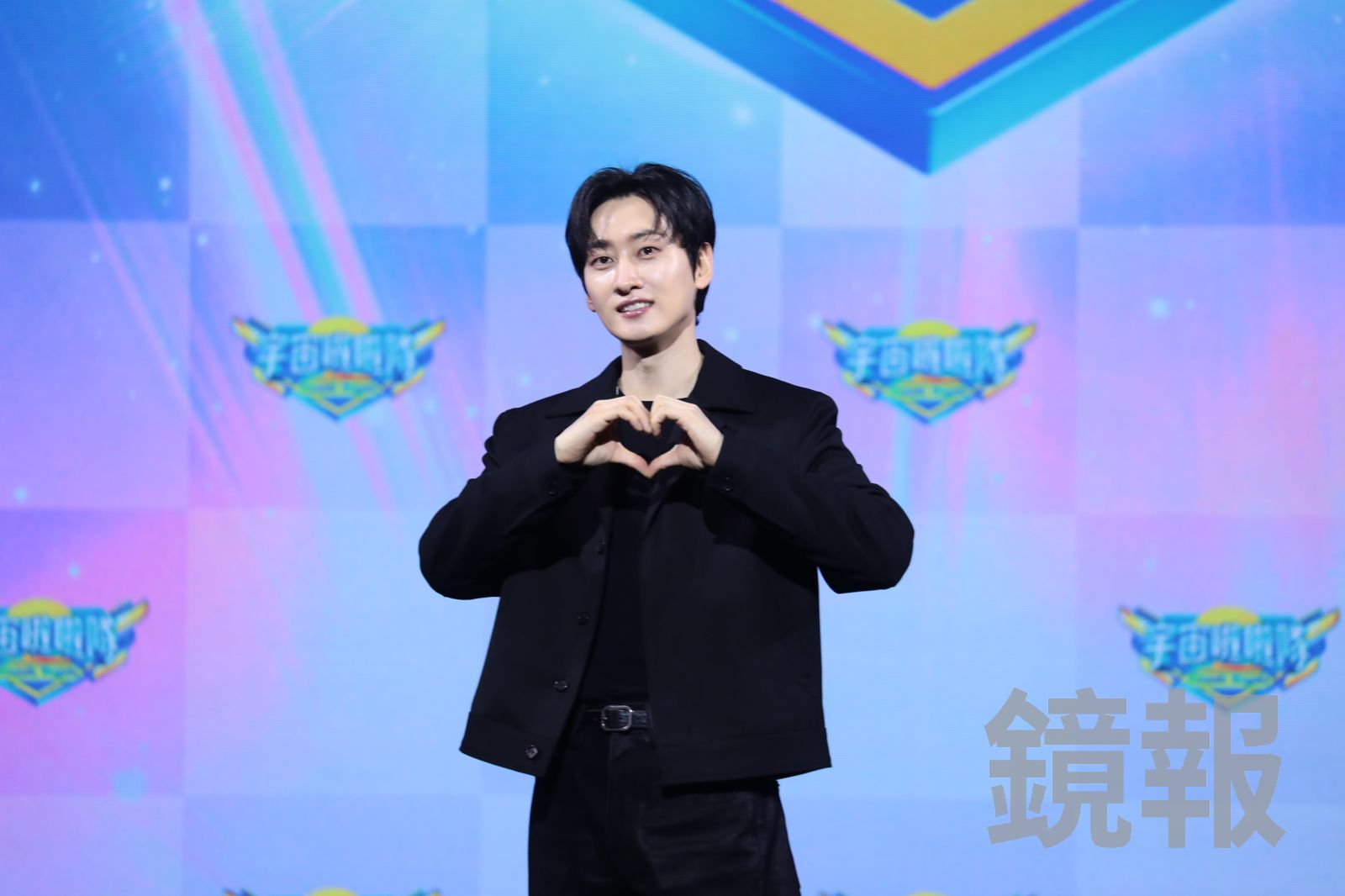 《宇宙啦啦隊》首賣週邊「癱瘓POS機」半小時當機！銀赫見600人盛況驚呼：太瘋狂了