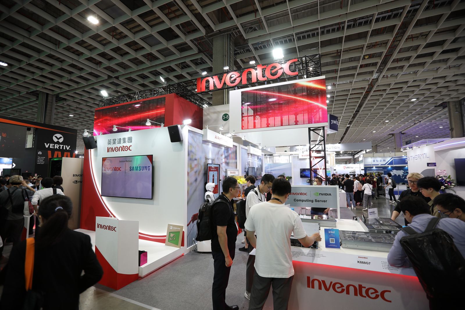 伺服器出貨轉向低單價主機板、筆電出貨降　英業達10月營收月減近一成、年減逾15％