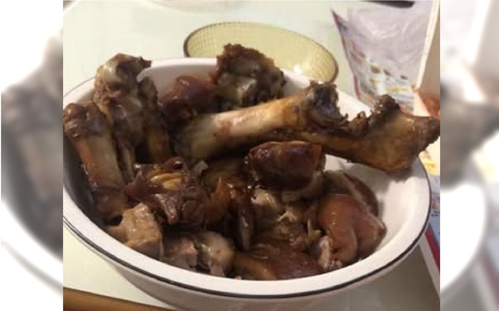 花540元買萬巒豬腳!回家打開驚呆…網:這是廚餘吧