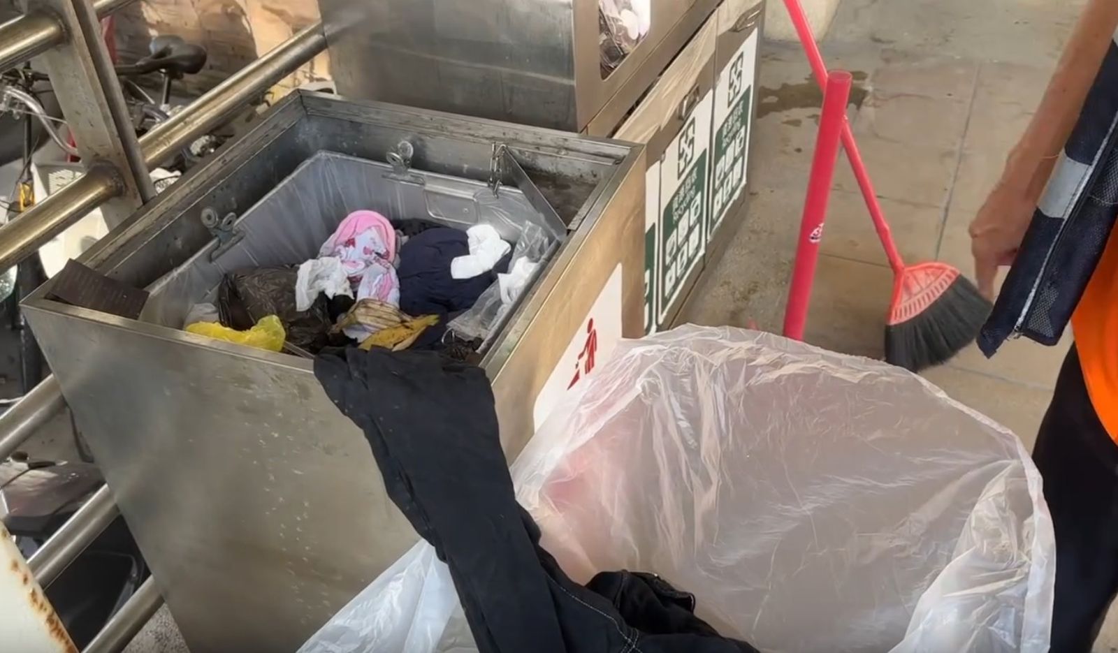 髒衣丟滿光復垃圾桶！鏟子超人傻眼嘆「災區居民都沒事」籲勿傳謠：難道我們身體強壯？