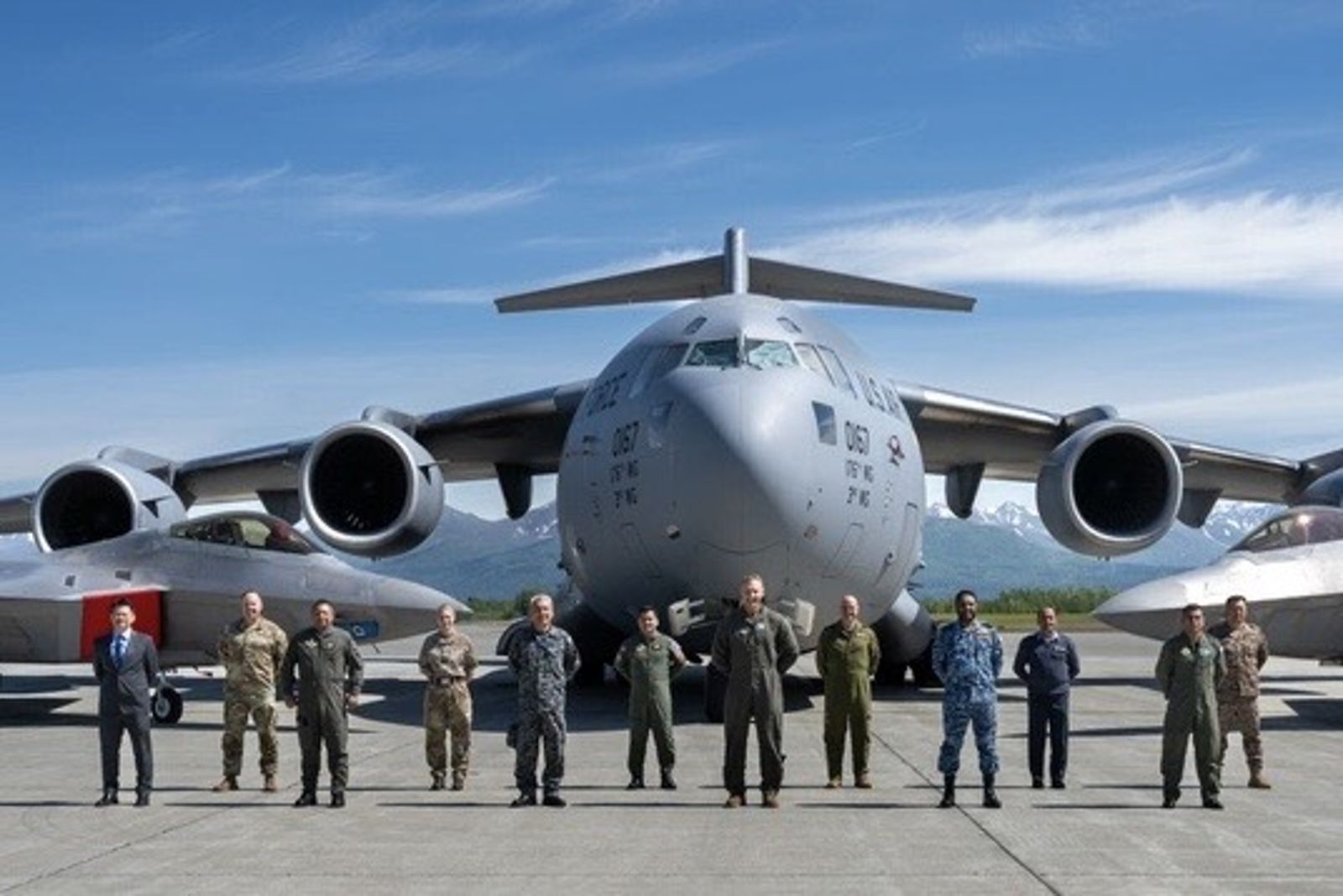 美空軍聯合演習合照有亮點!台灣高層首獲邀任觀察員