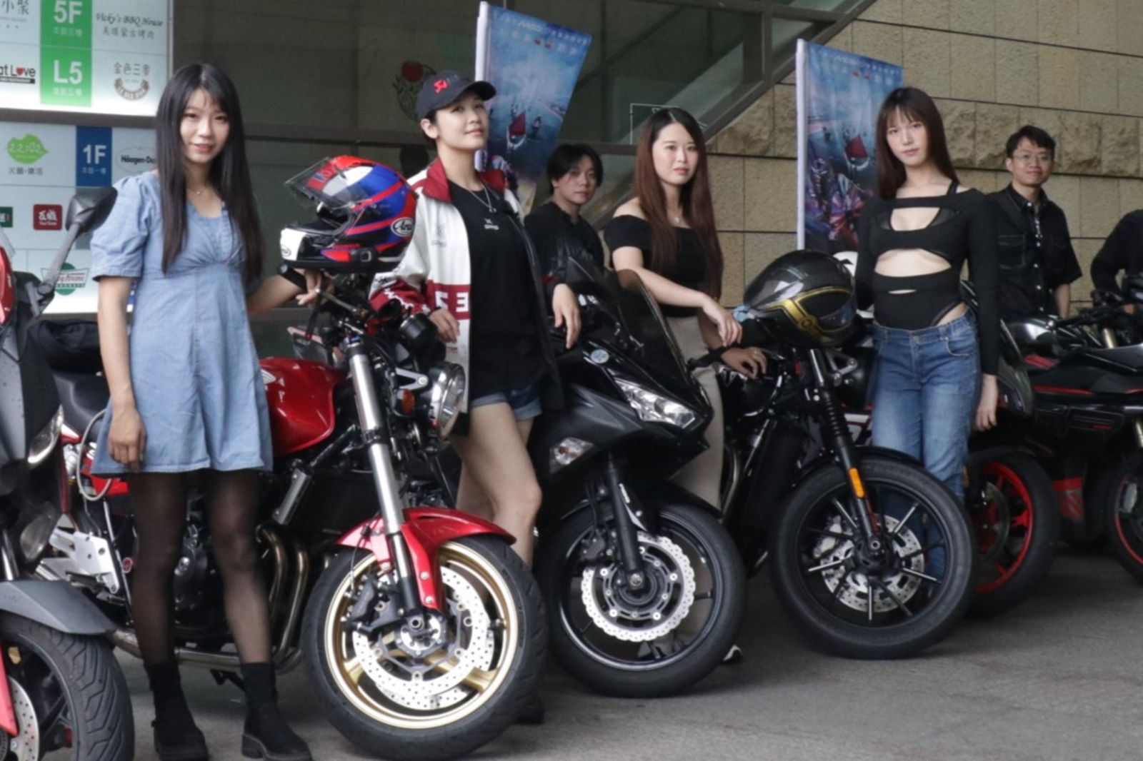 穿賽車服看電影才專業！《Moto極速傳奇》特映號召百人車聚　震撼聲浪再現MotoGP快感