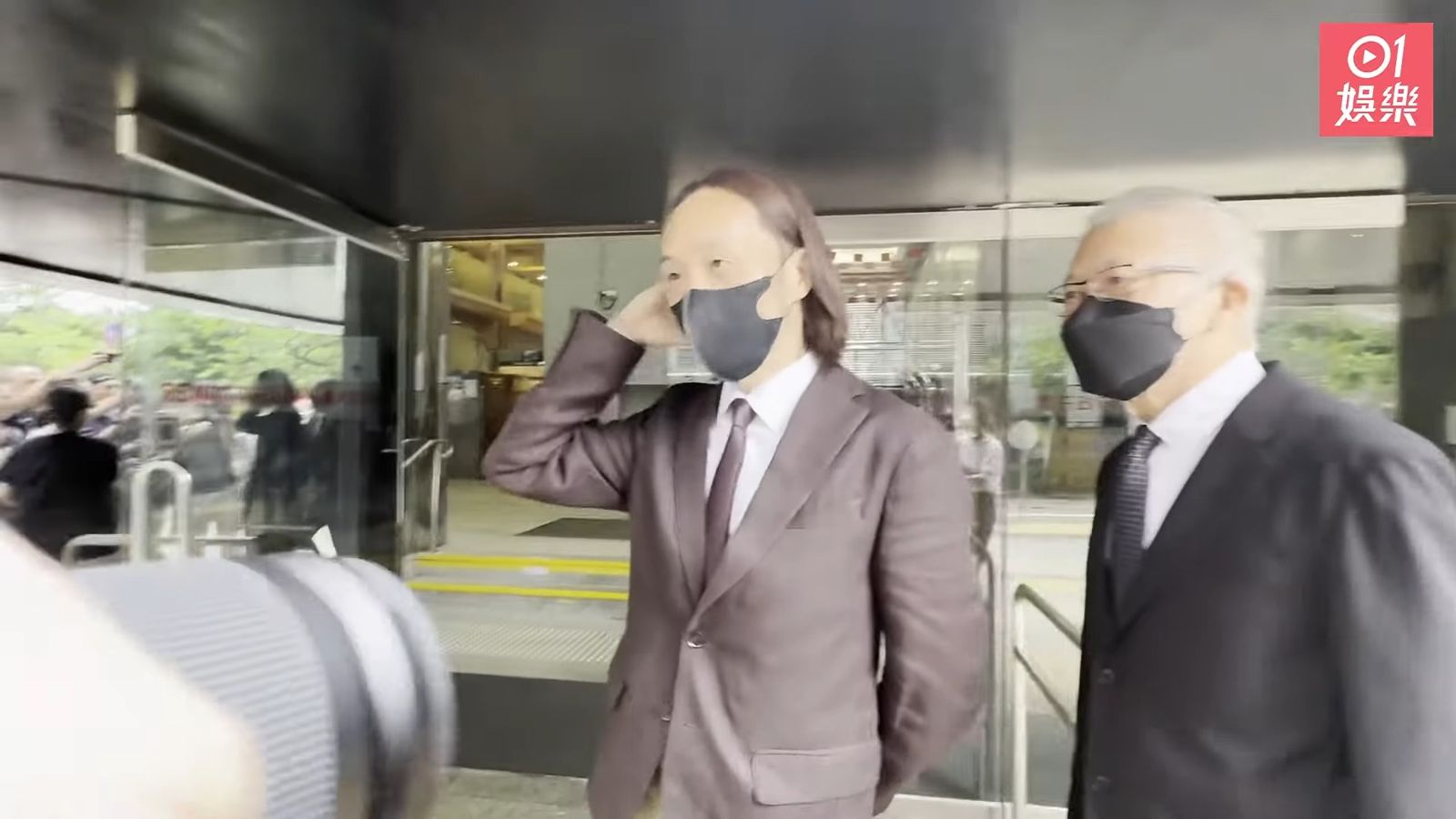 鄭中基打離婚官司父一旁支持　13年婚走向終章澄清贍養費爭議