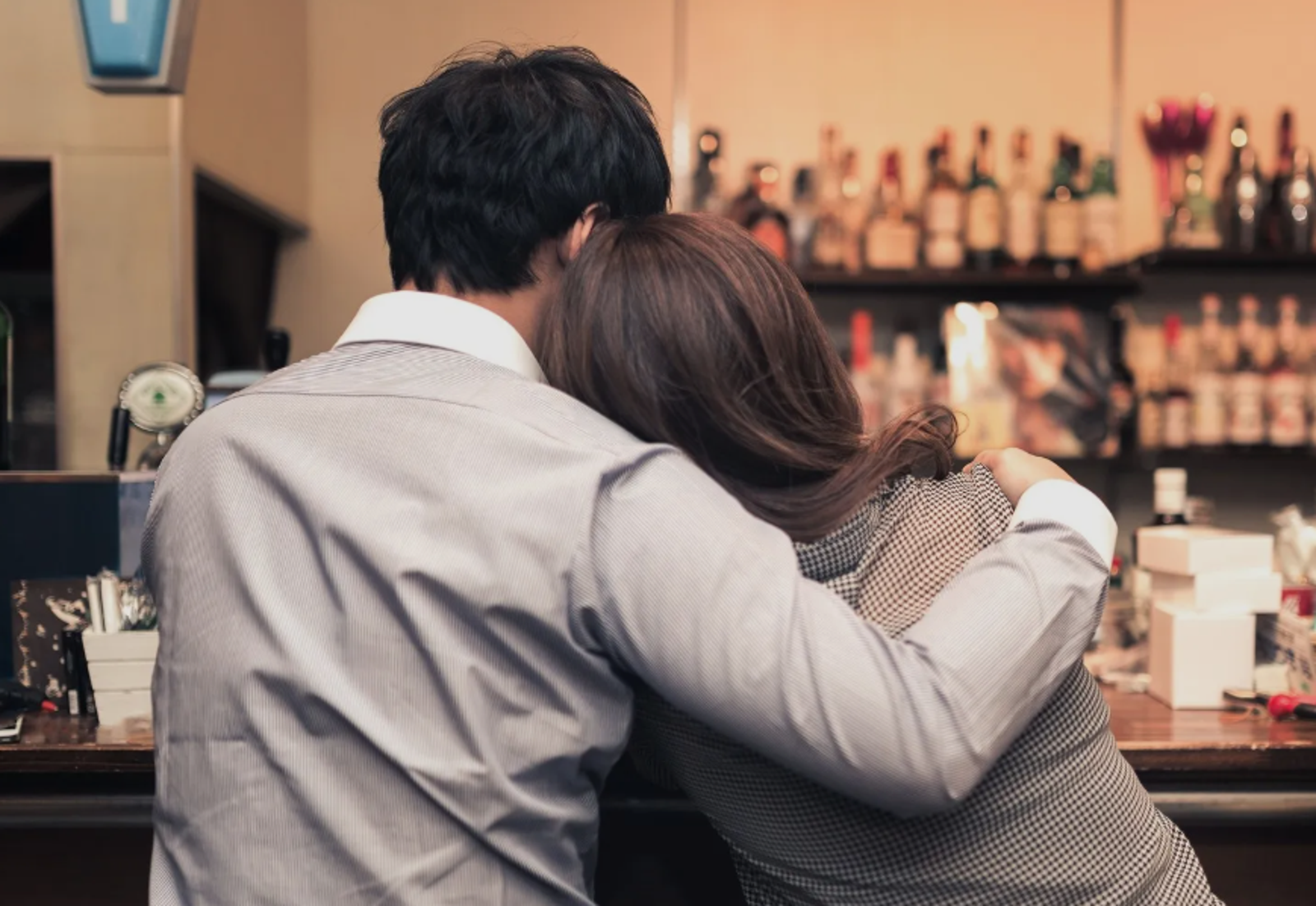 「去訓練吃冰棒」台南男師偷吃女同事　小三鑽「寵物餵食器」遠端神交