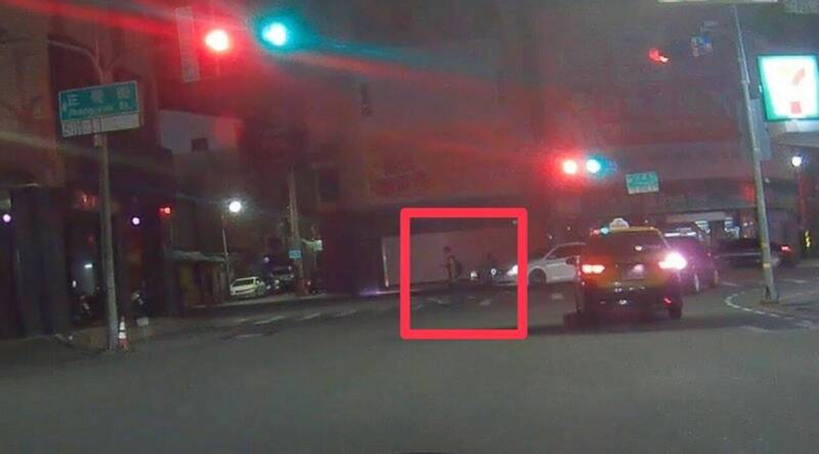 他過馬路違規如驚弓之鳥　老鳥帶班秒破「神仙水」