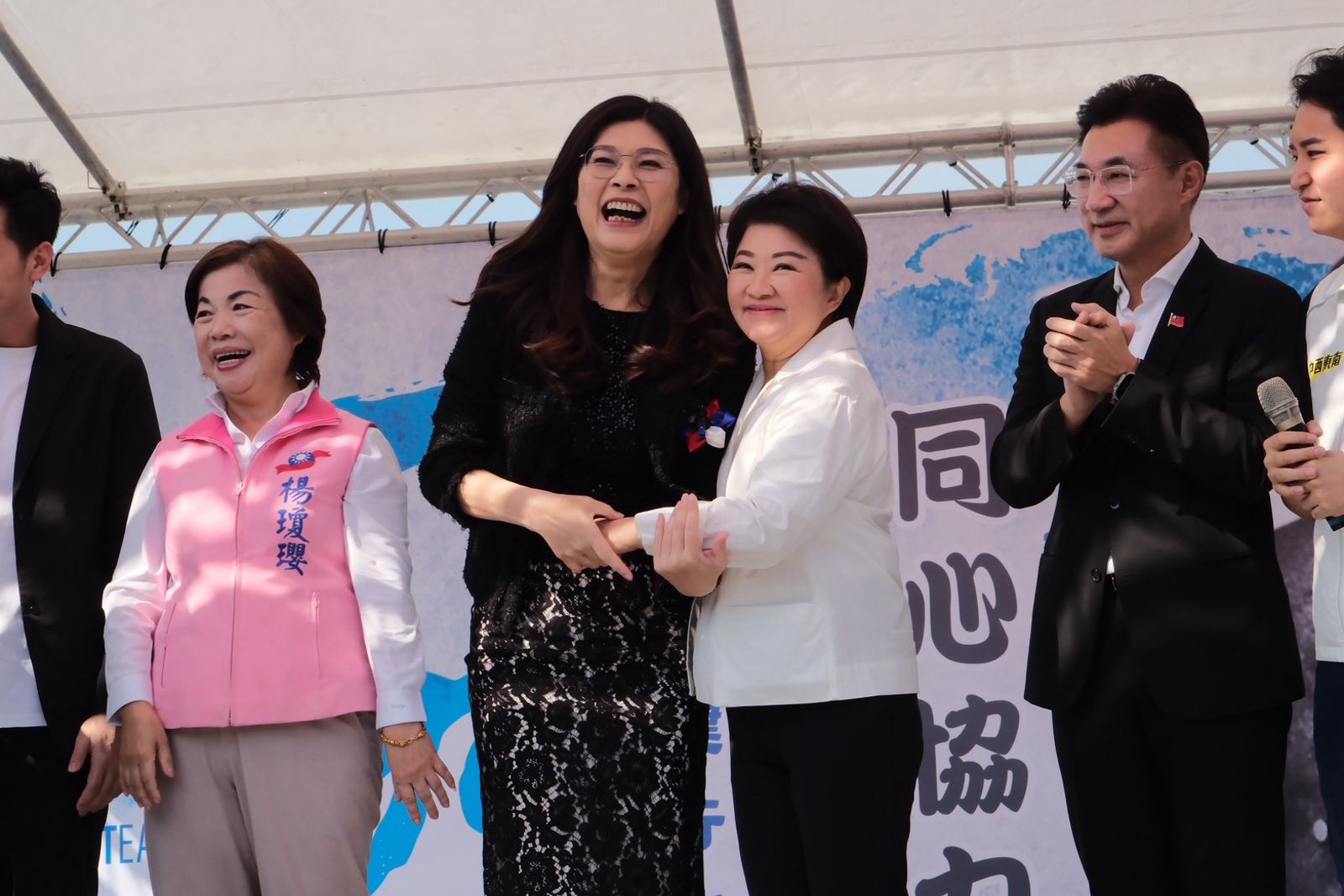 與盧秀燕「后不見后」？鄭麗文擁抱破傳言：我們有長年姊妹情