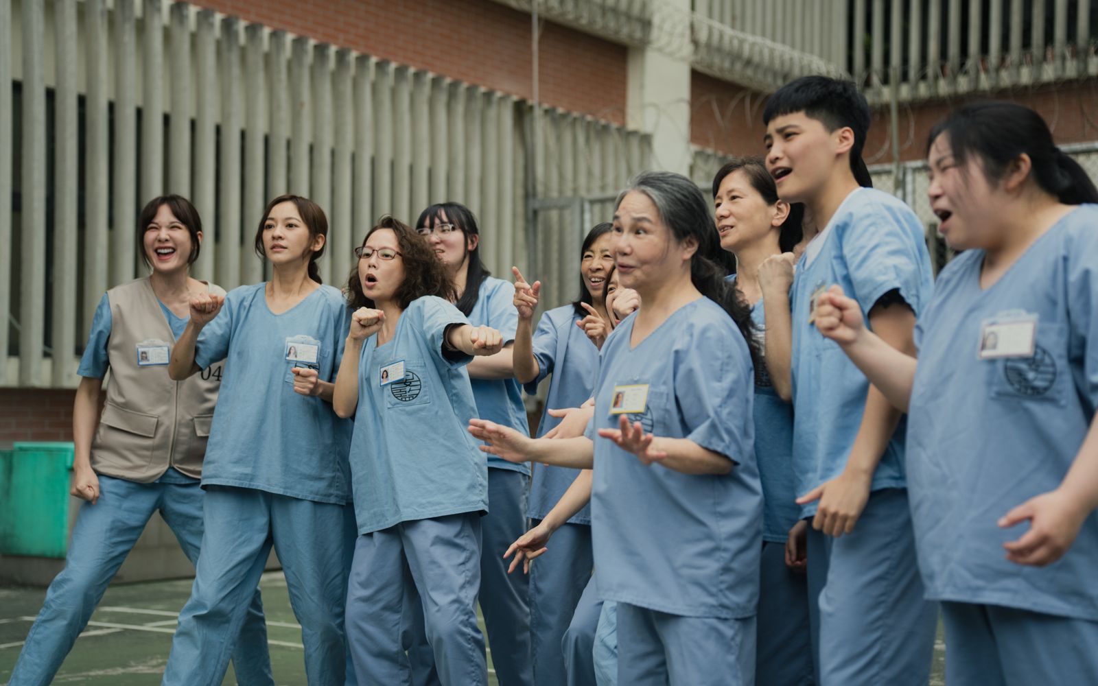 孫淑媚〈身騎白馬〉氣勢驚人　《陽光女子合唱團》揭女星獄中互嗆內幕