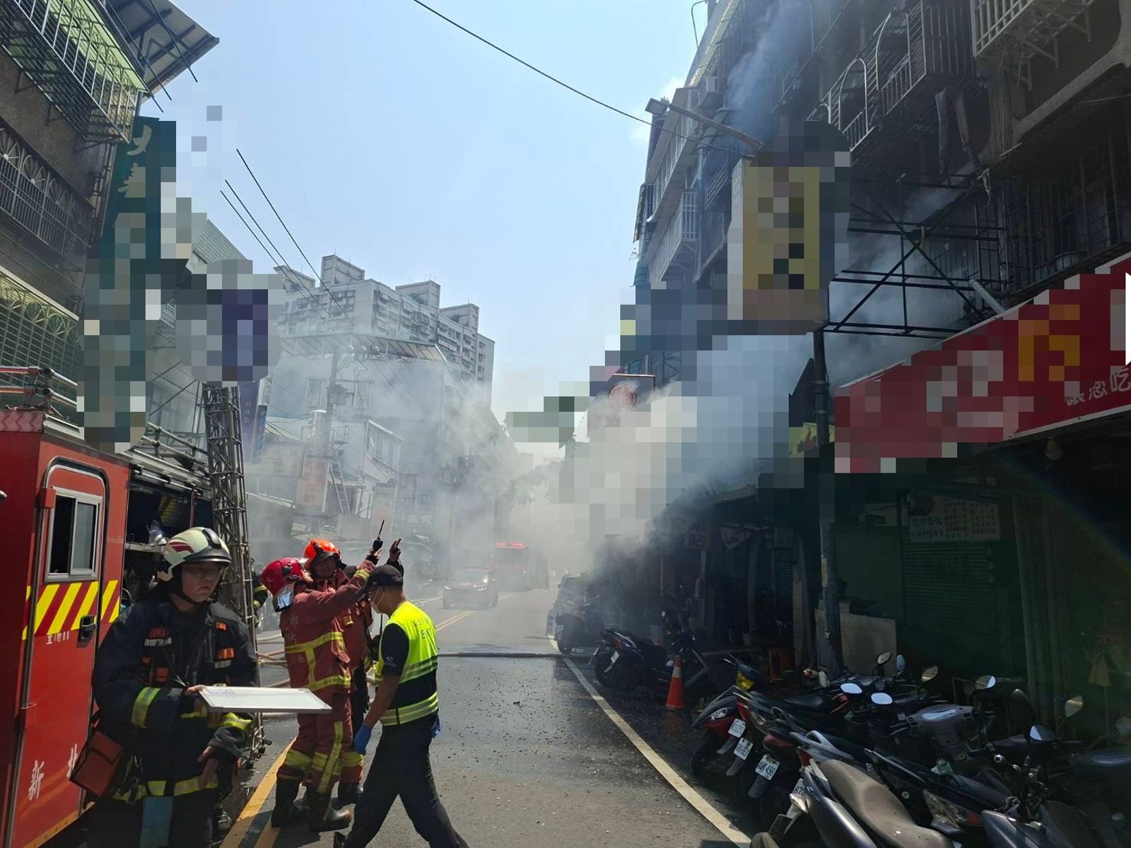 三重公寓「冷氣室外機」起火　7旬老婦倒臥室內命危搶救中
