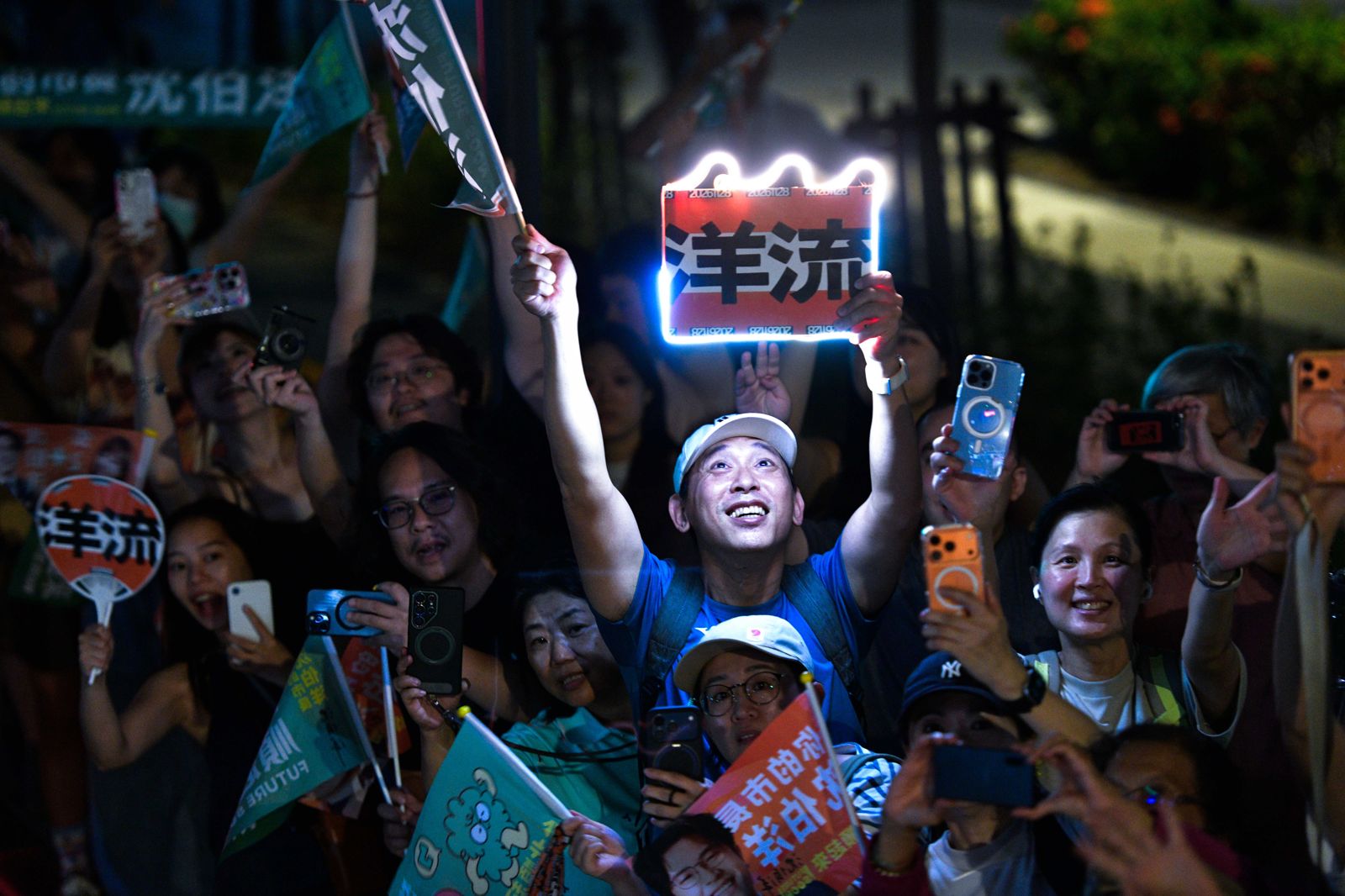 沈伯洋目前的民調領先以及上升趨勢的確是真實的動能,但還不夠穩固到可以慶祝。攝影李智為