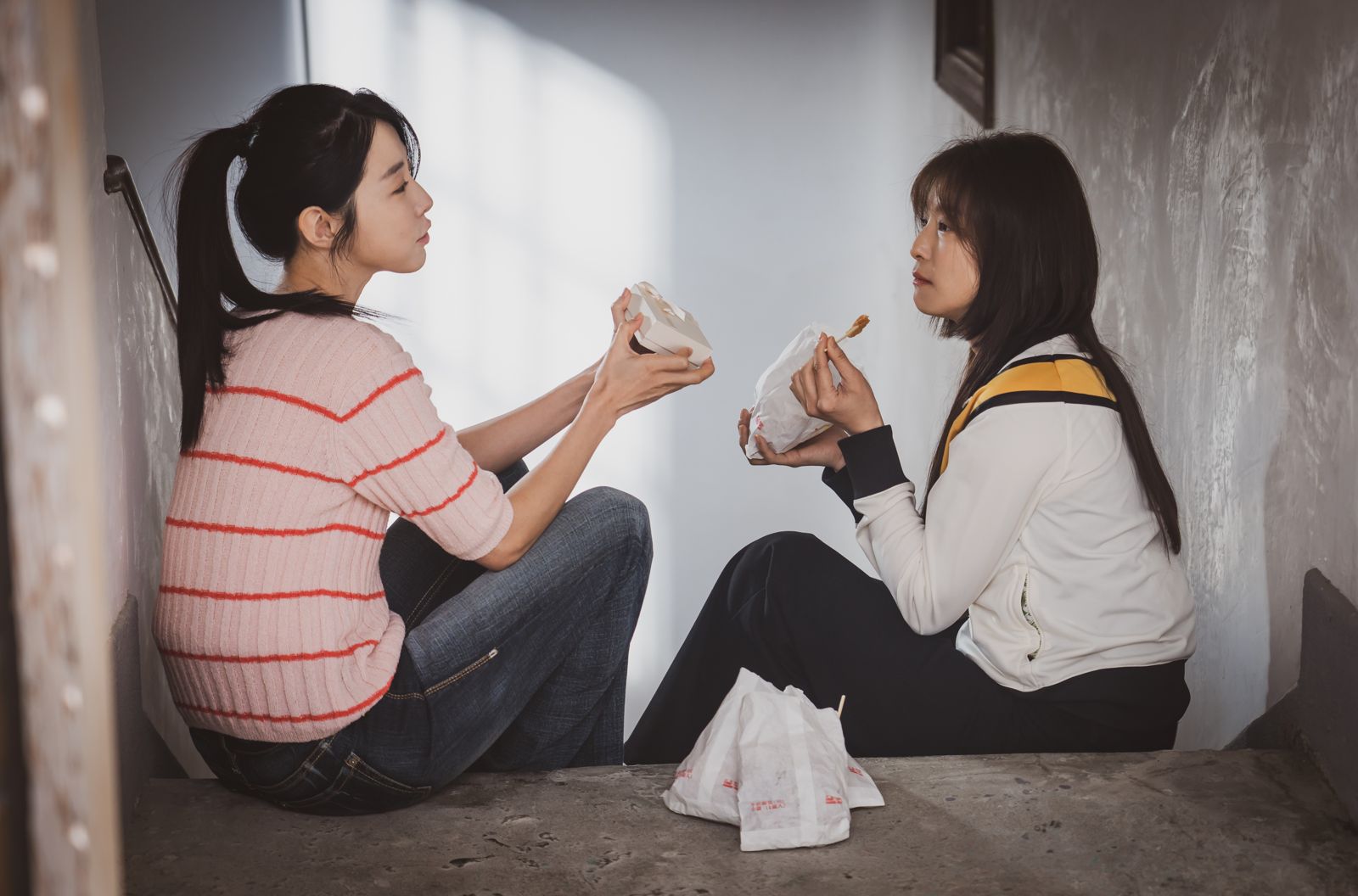 激似楊丞琳！賴雅妍水母頭PK邵雨薇清純馬尾　回到20歲自嘲「想原地消失」