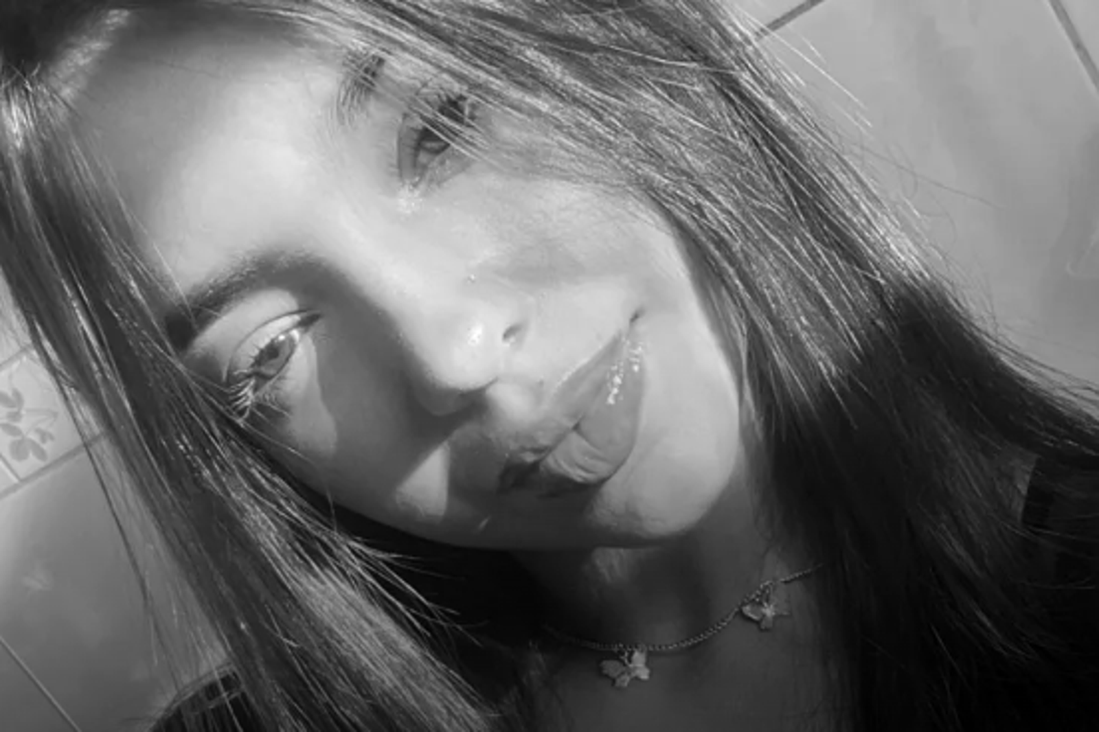 17歲少女吃蛋糕中毒身亡　竟是閨蜜為情報復