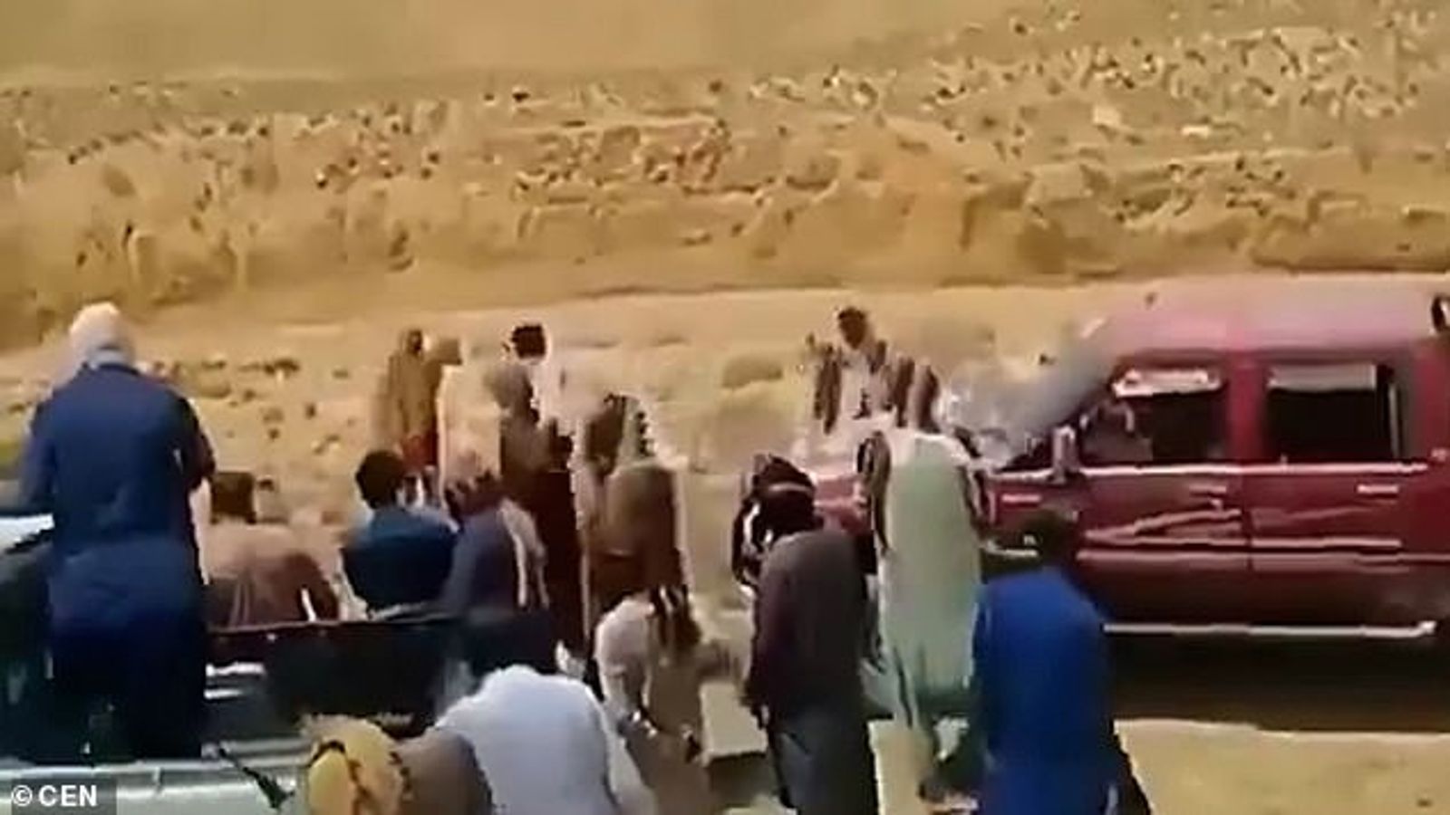 慎入!新婚夫妻不受祝福 慘遭家人冷血「榮譽處決」槍斃