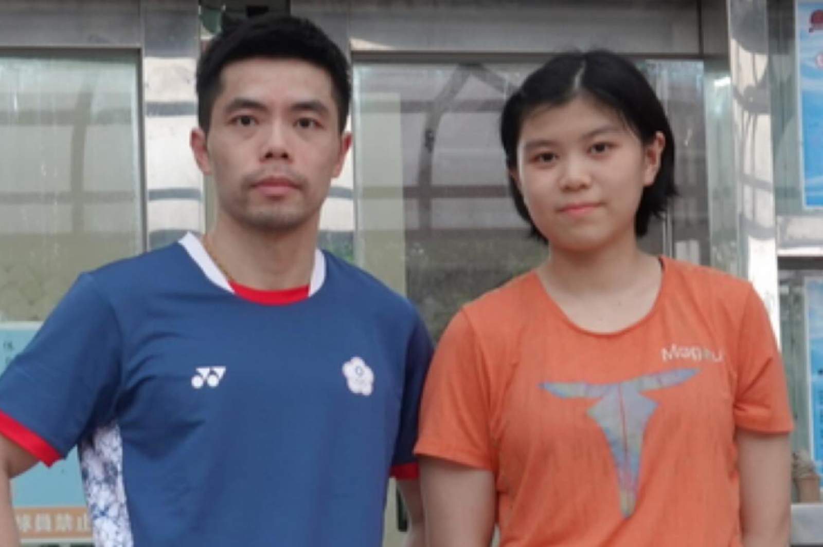 葉伊恬及哥哥葉伊恩投身莊智淵（左）門下。圖／翻攝自葉伊恬臉書