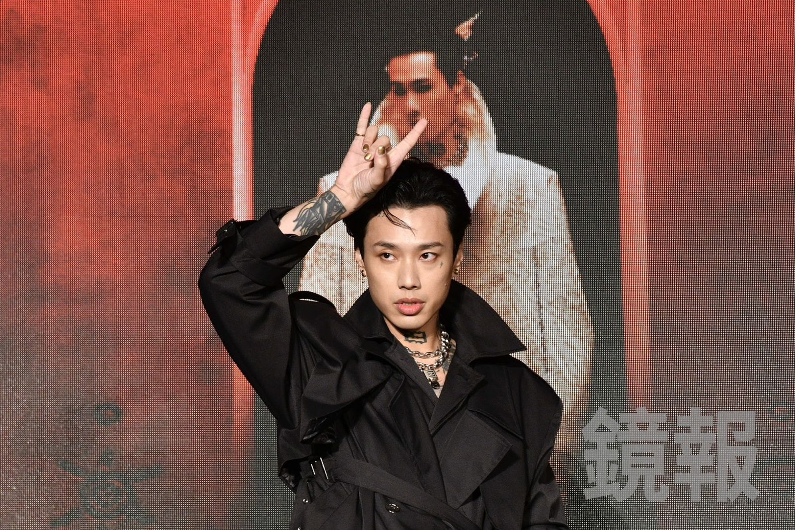 Marz23捐大批內衣遭疑是「內衣大盜」　演唱會奇葩戰利品曝光連阿嬤大內褲都有