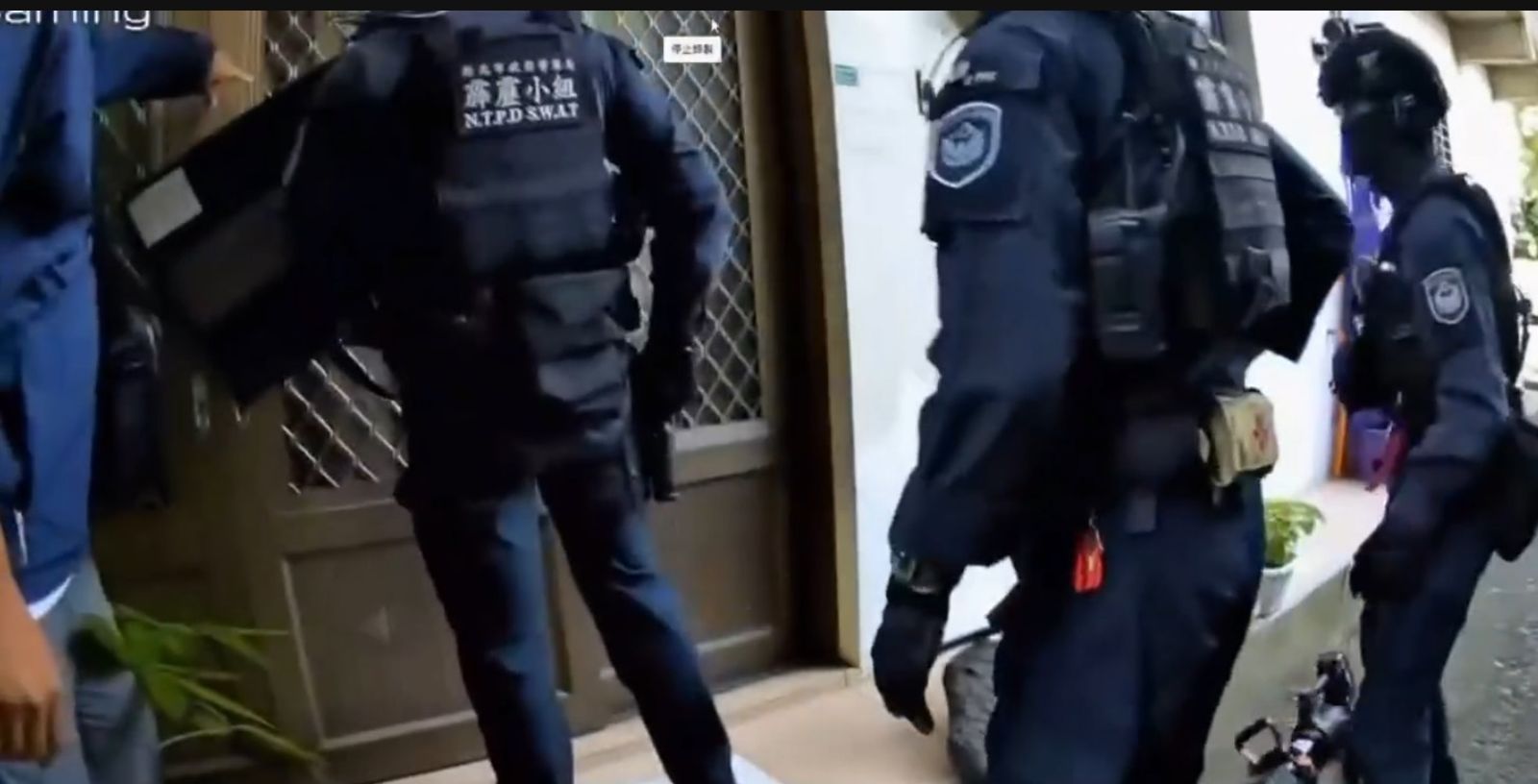 警方霹靂小組前往攻堅。圖/翻攝畫面