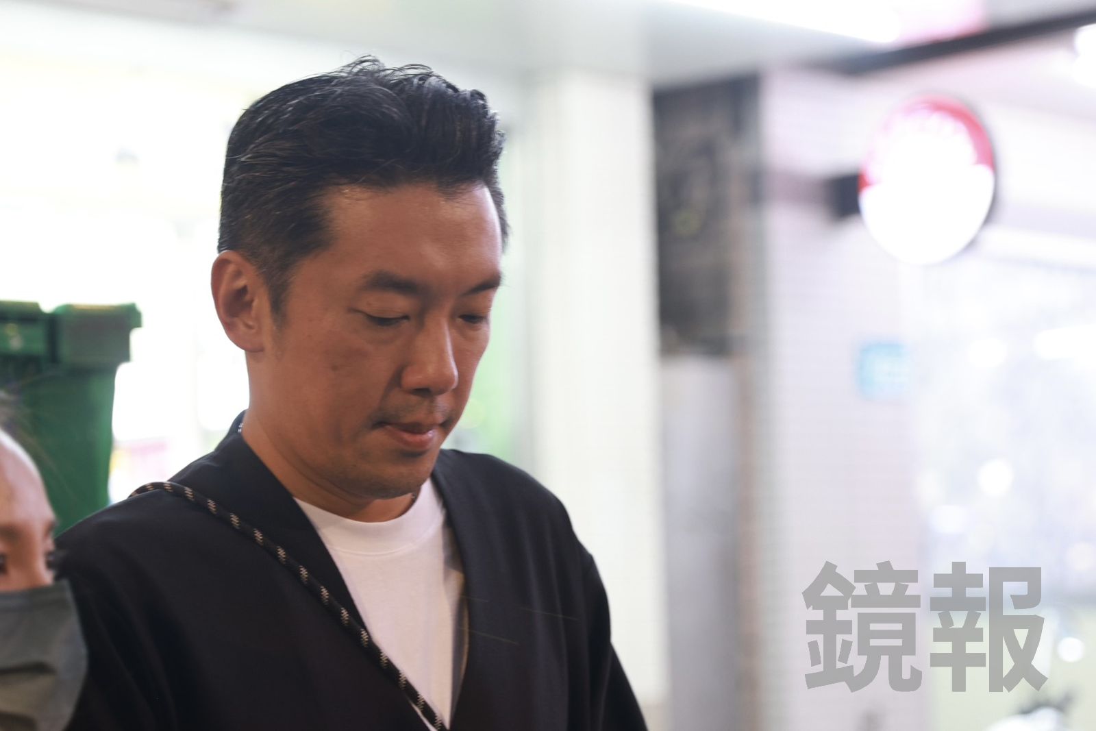 演員段鈞豪來到顏正國靈堂,停留了一整個下午的時間,受訪時表示知道這個消息,心情很沉重。劉耀勻攝