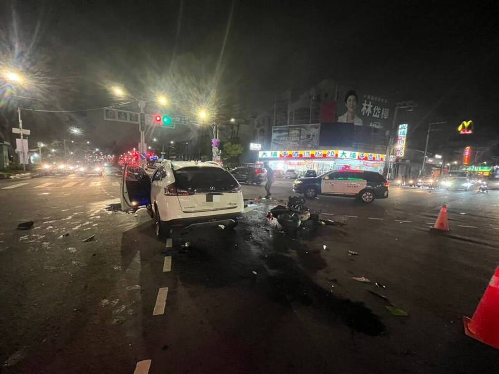 高雄鳥松區重大車禍　重機與汽車對撞騎士命垂危