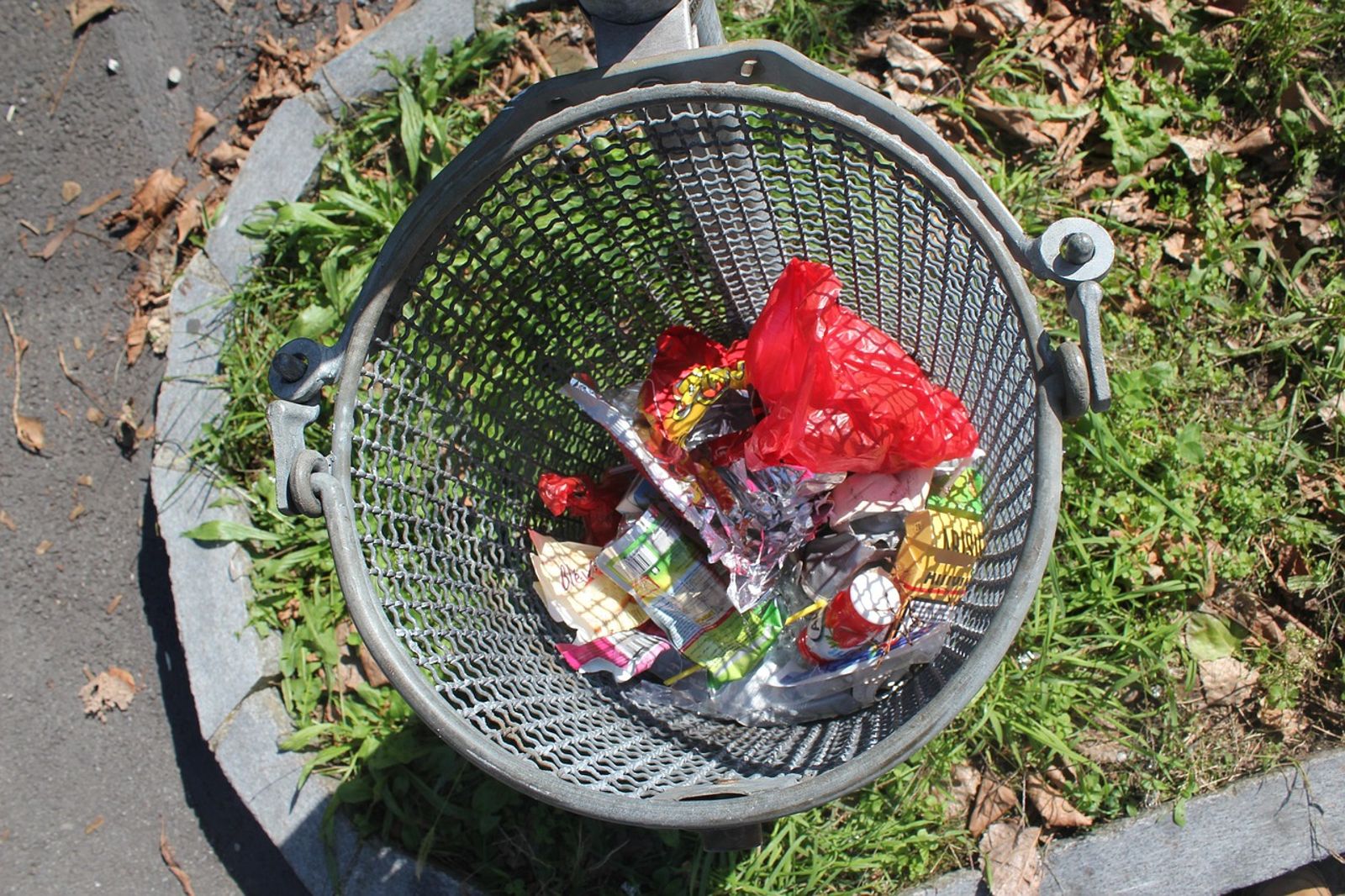 日本街邊少見垃圾桶。示意圖/翻攝自免費圖庫pixabay