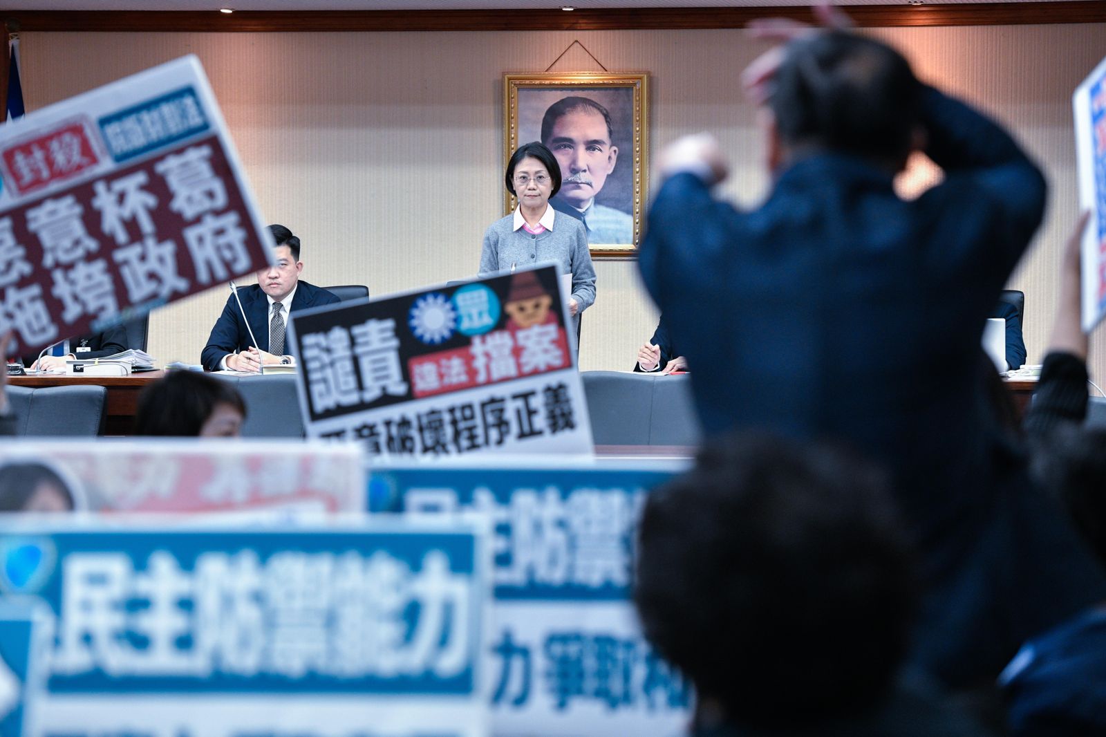 陳嘉宏專欄:翁曉玲為兩岸和平統一立首功