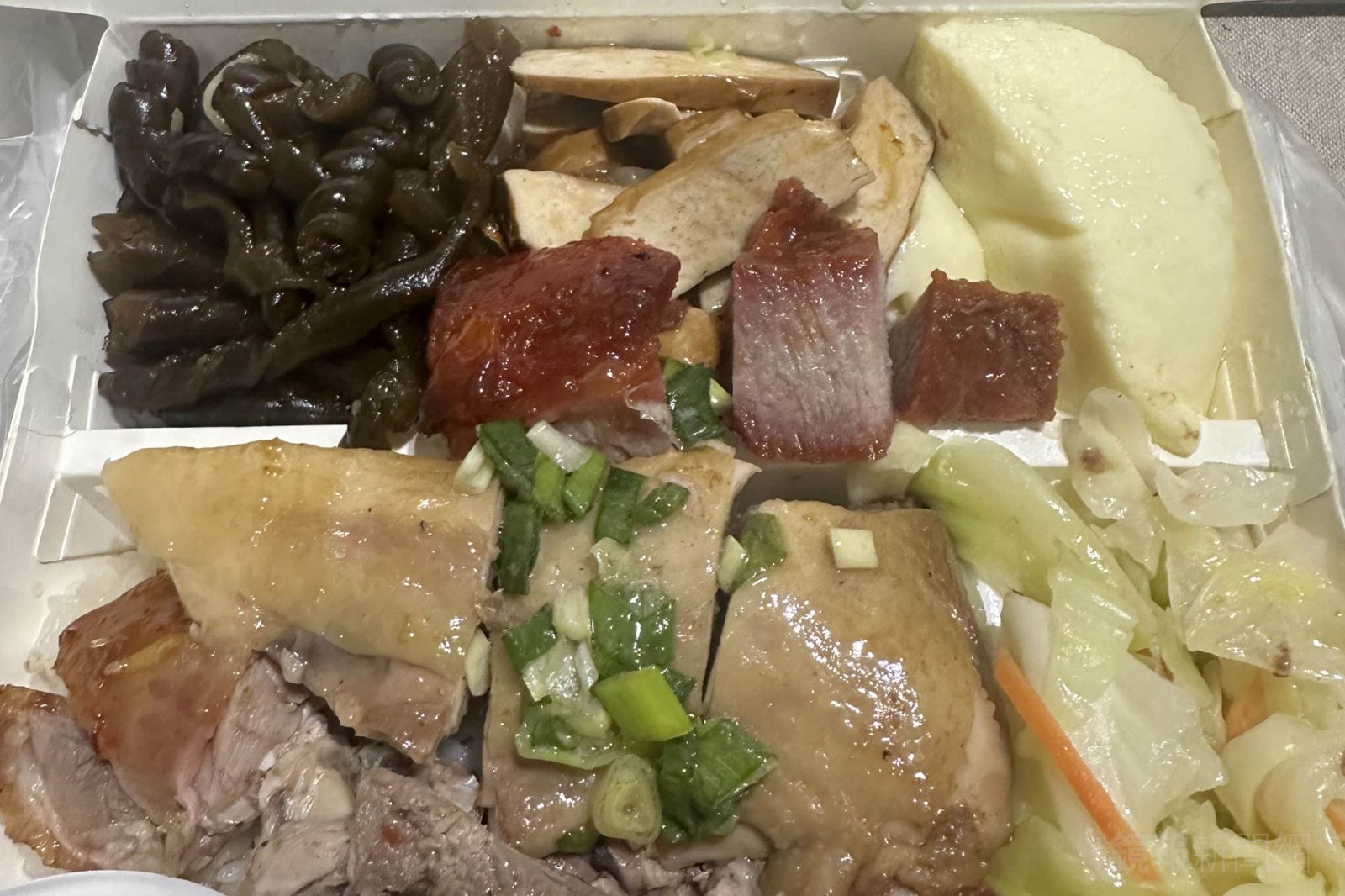 小吃店這原因推低消「內用大人200元」　網嘆「吃滷肉飯就是為了省錢啊」