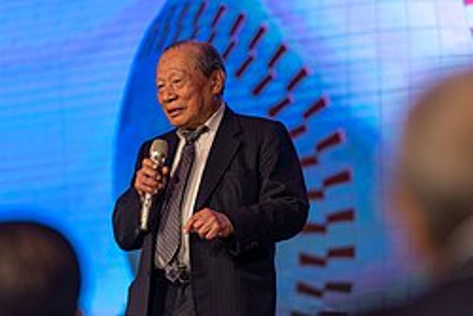 觀光署公布52家旅行業異動名單 「職棒教父」洪騰勝名下旅行社遭廢照