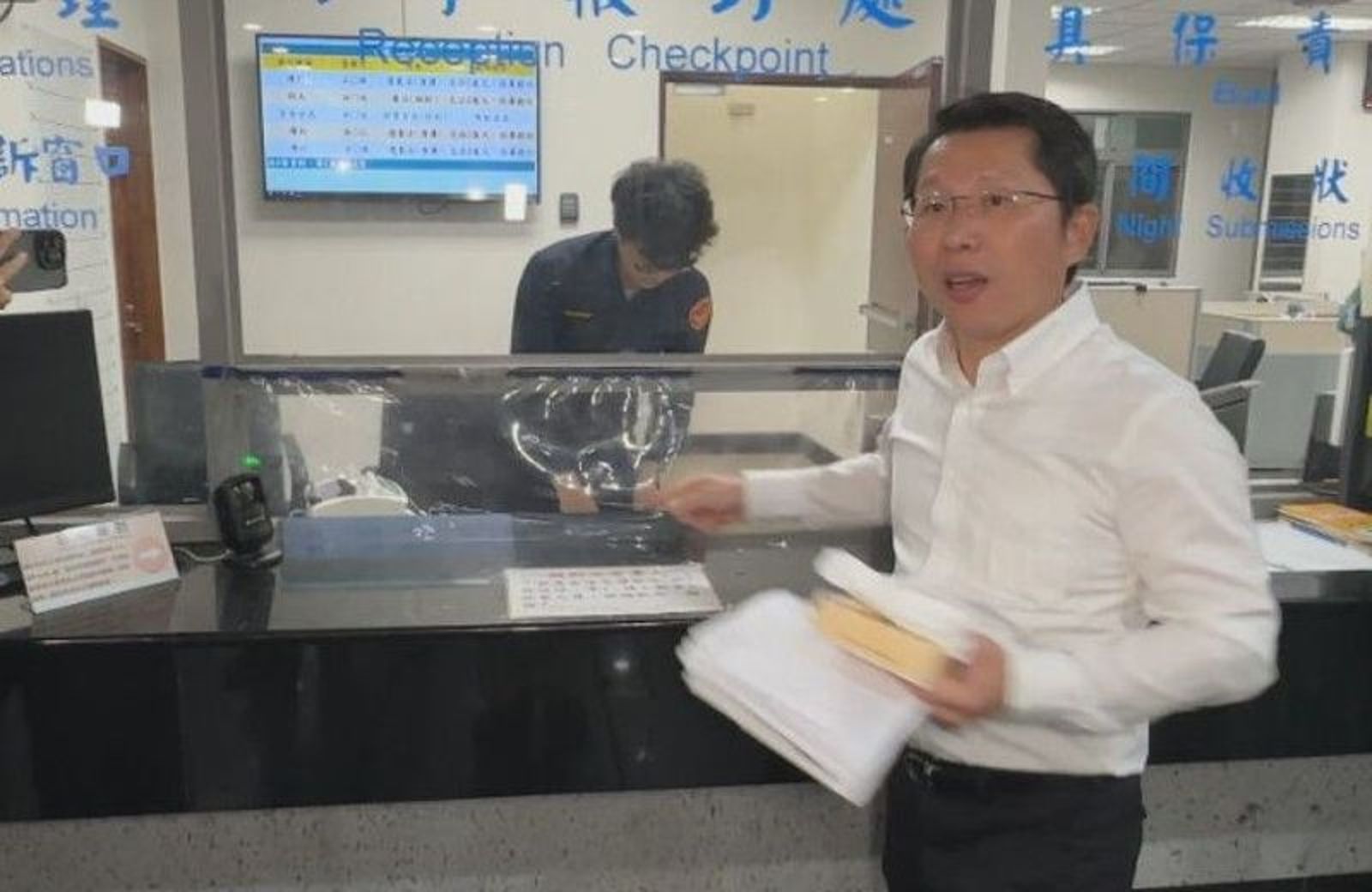 查水表遭起訴　花蓮民政處長明良臻50萬交保