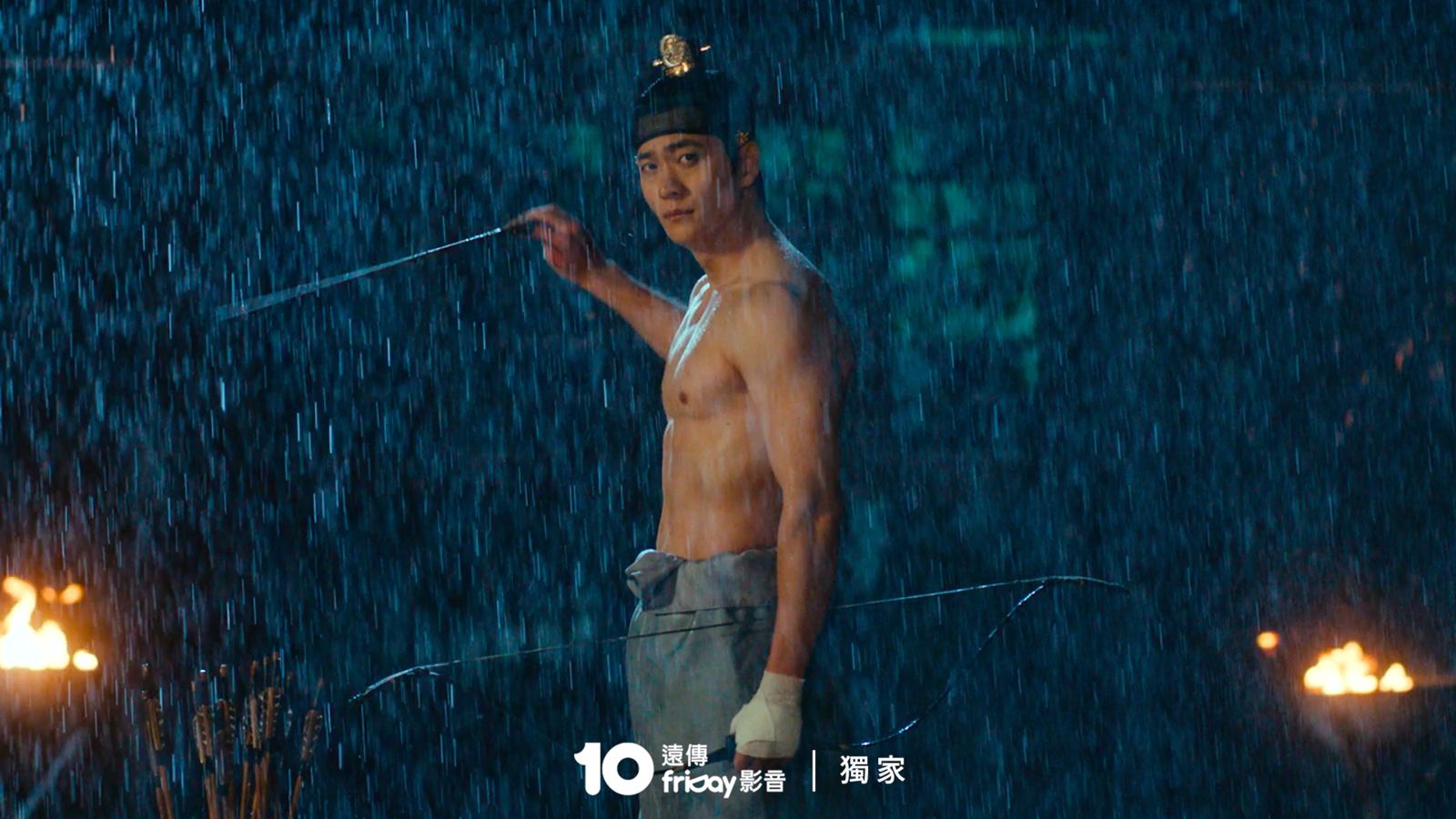 姜泰伍古裝戲照秀肌肉！　金世正爆料：他隨時準備上陣