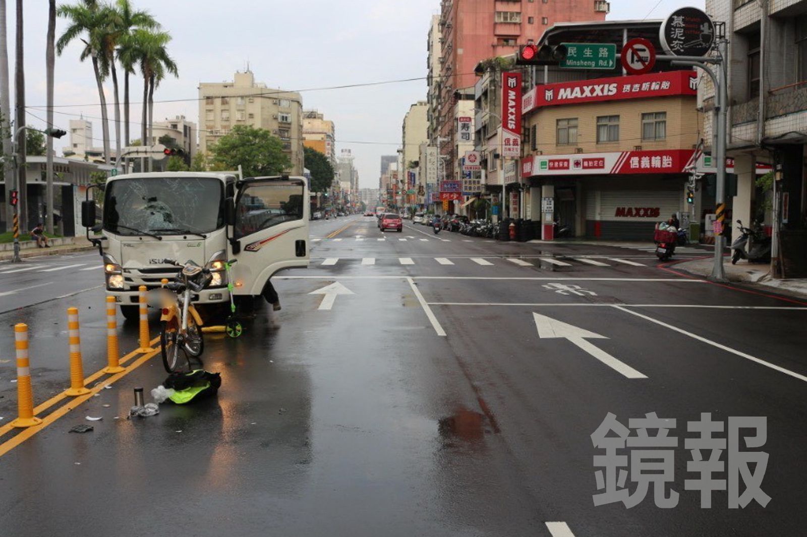 台中清晨死亡車禍!82歲嬤騎單車左轉遭直行貨車撞飛 送醫傷重不治