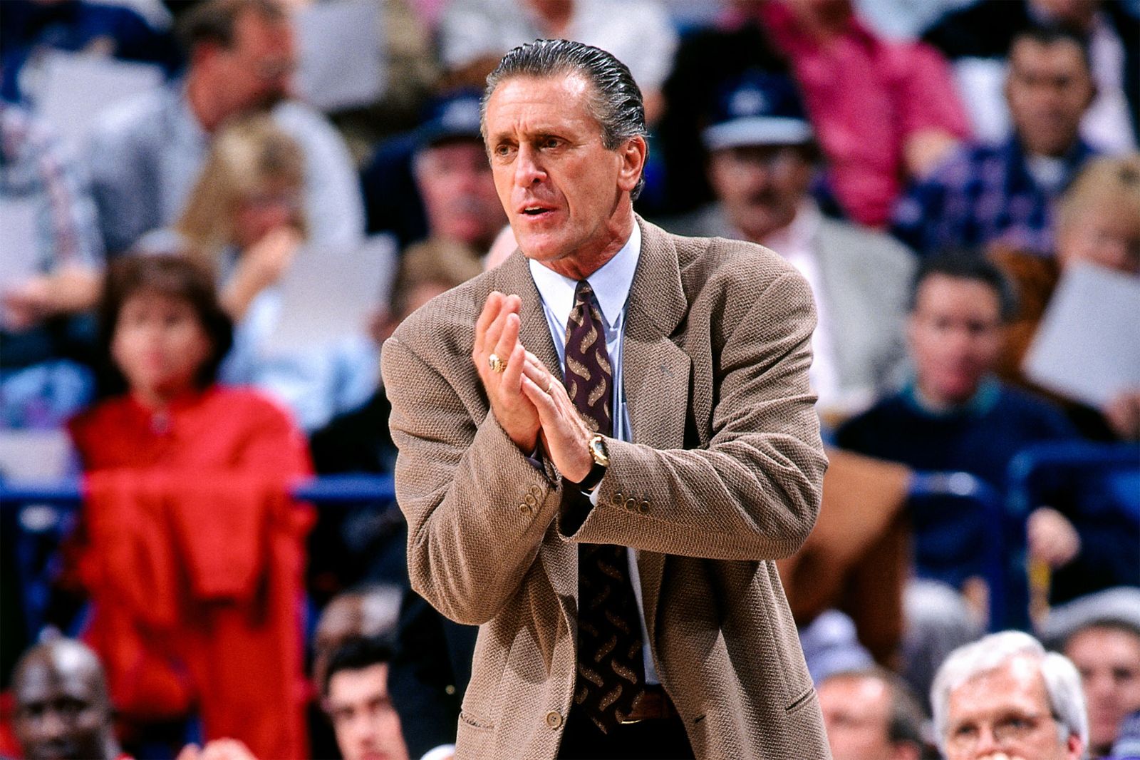 熱火總裁Riley盼教頭穿回西裝展現霸氣 愛徒打槍直呼休閒服太香