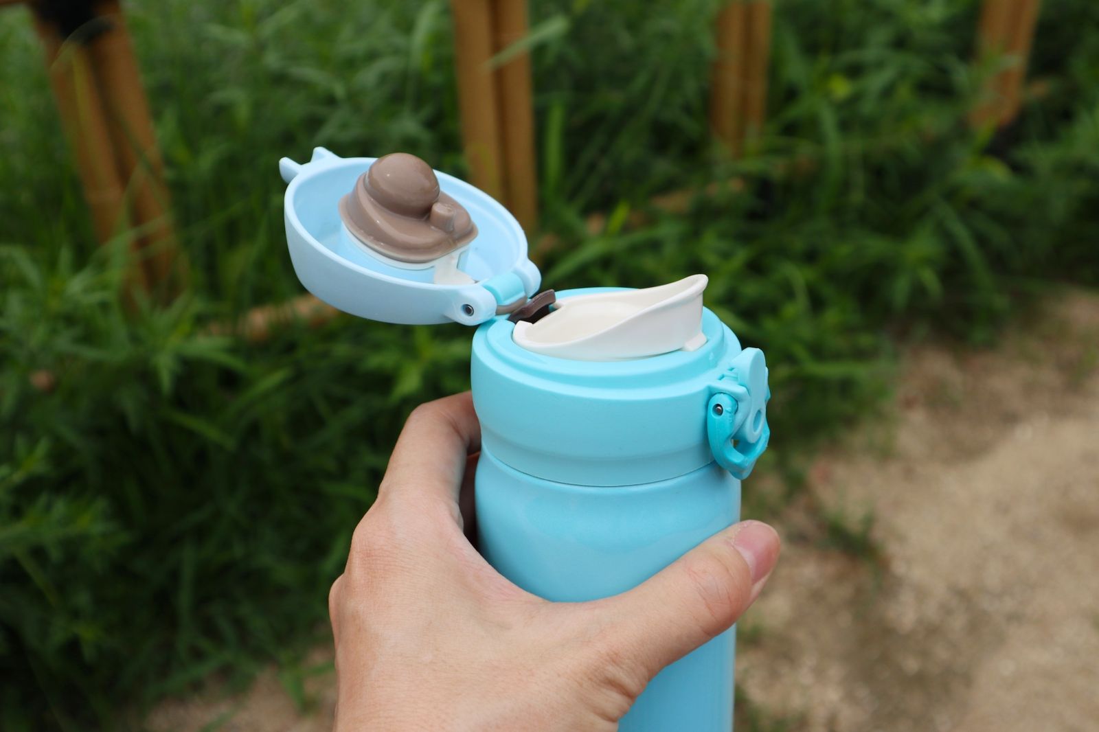 一個保溫瓶用10多年沒換　男子鉛中毒病逝…醫勸6飲品要注意