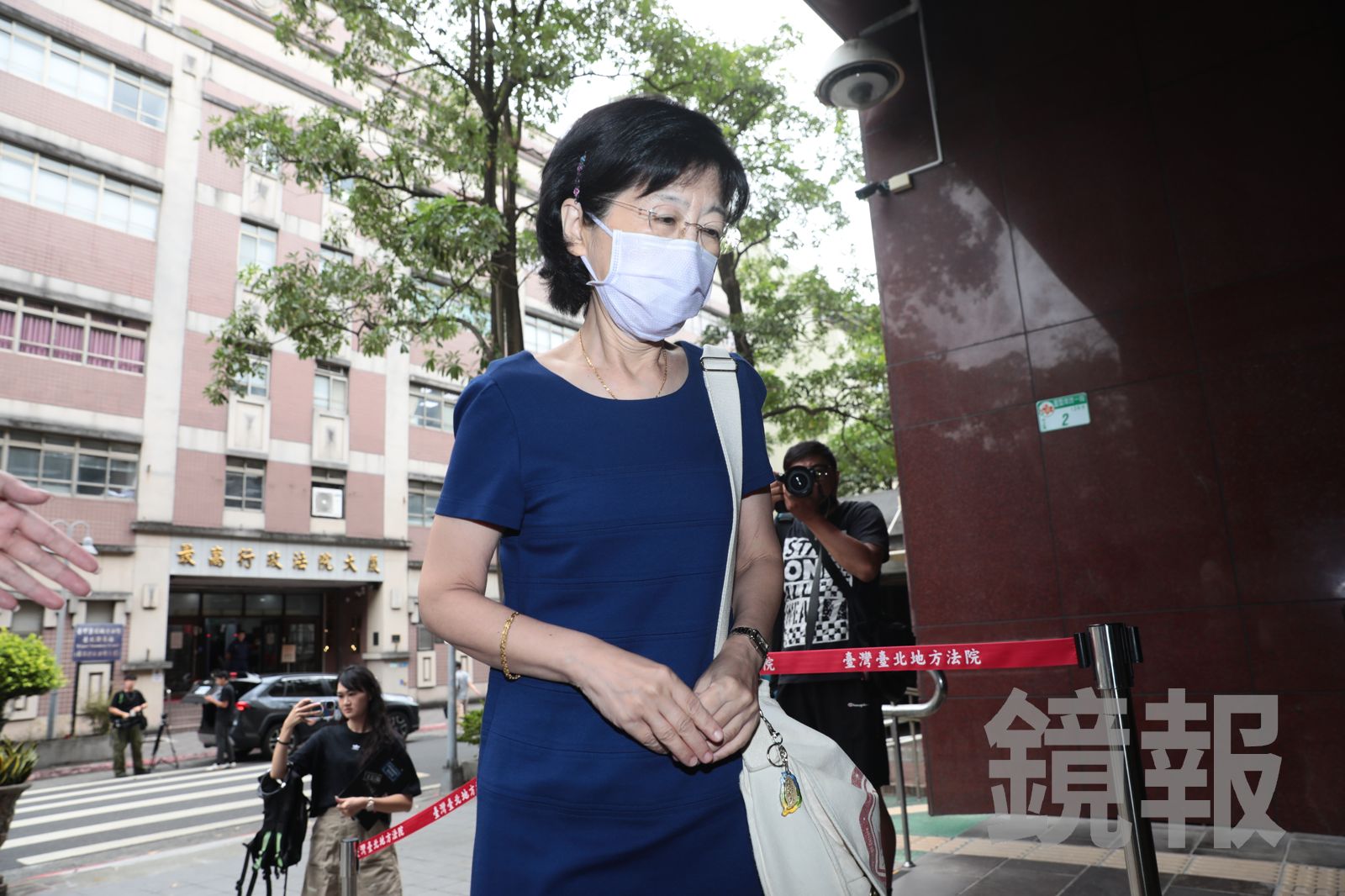 監控中心清晨致電查行蹤　陳佩琪曝柯文哲感冒變嚴重：身體快承受不了