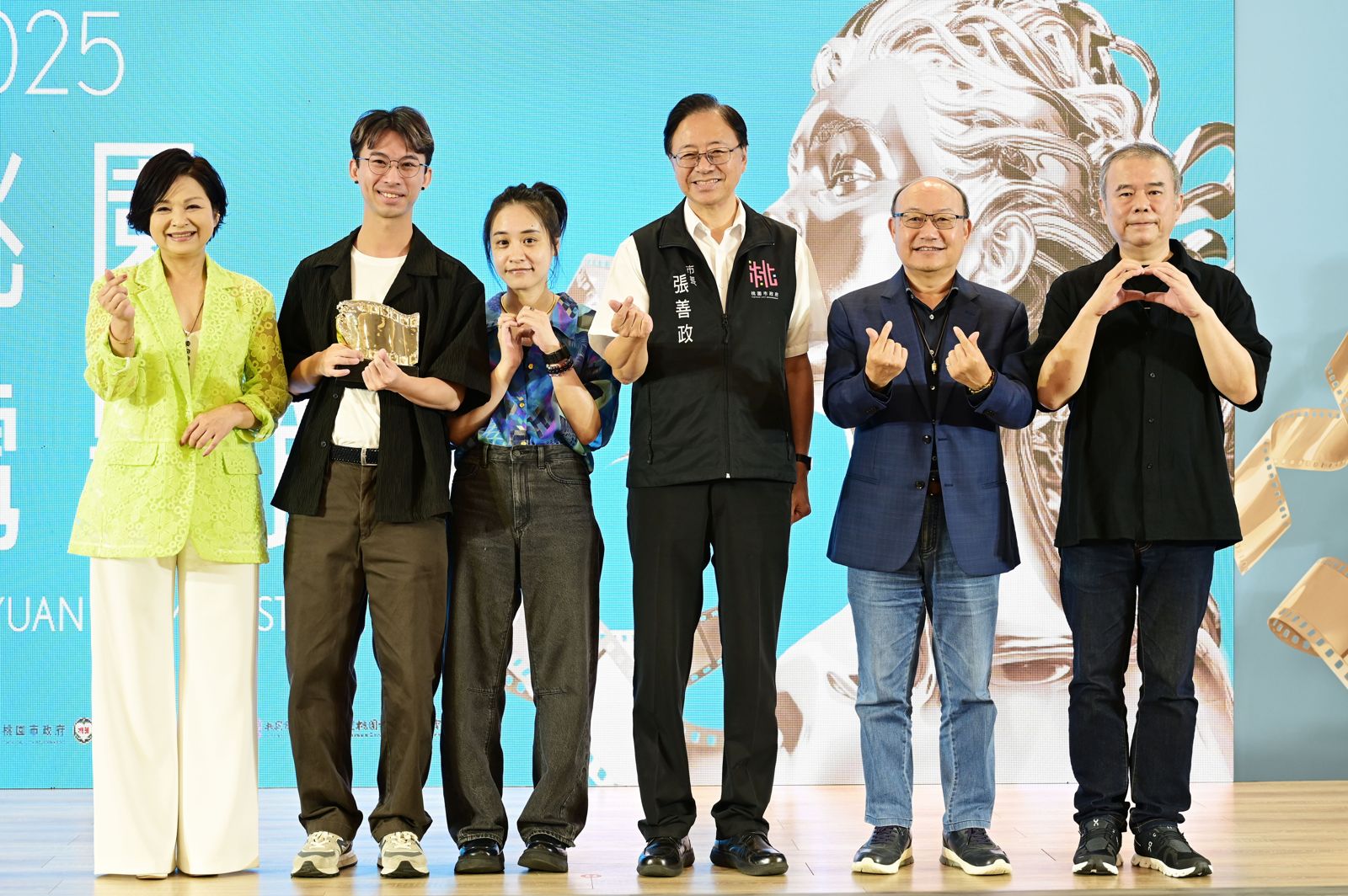 陳玉勳自曝「第一次童貞在桃園沒了」　楊貴媚開心領獎又找到下個工作