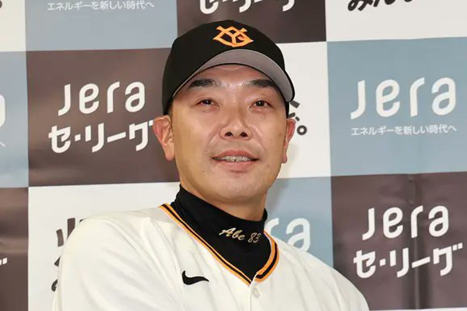 阿部慎之助嚴父形象遭起底!陪兒子練球零笑容 日媒分析背負「奪還」壓力