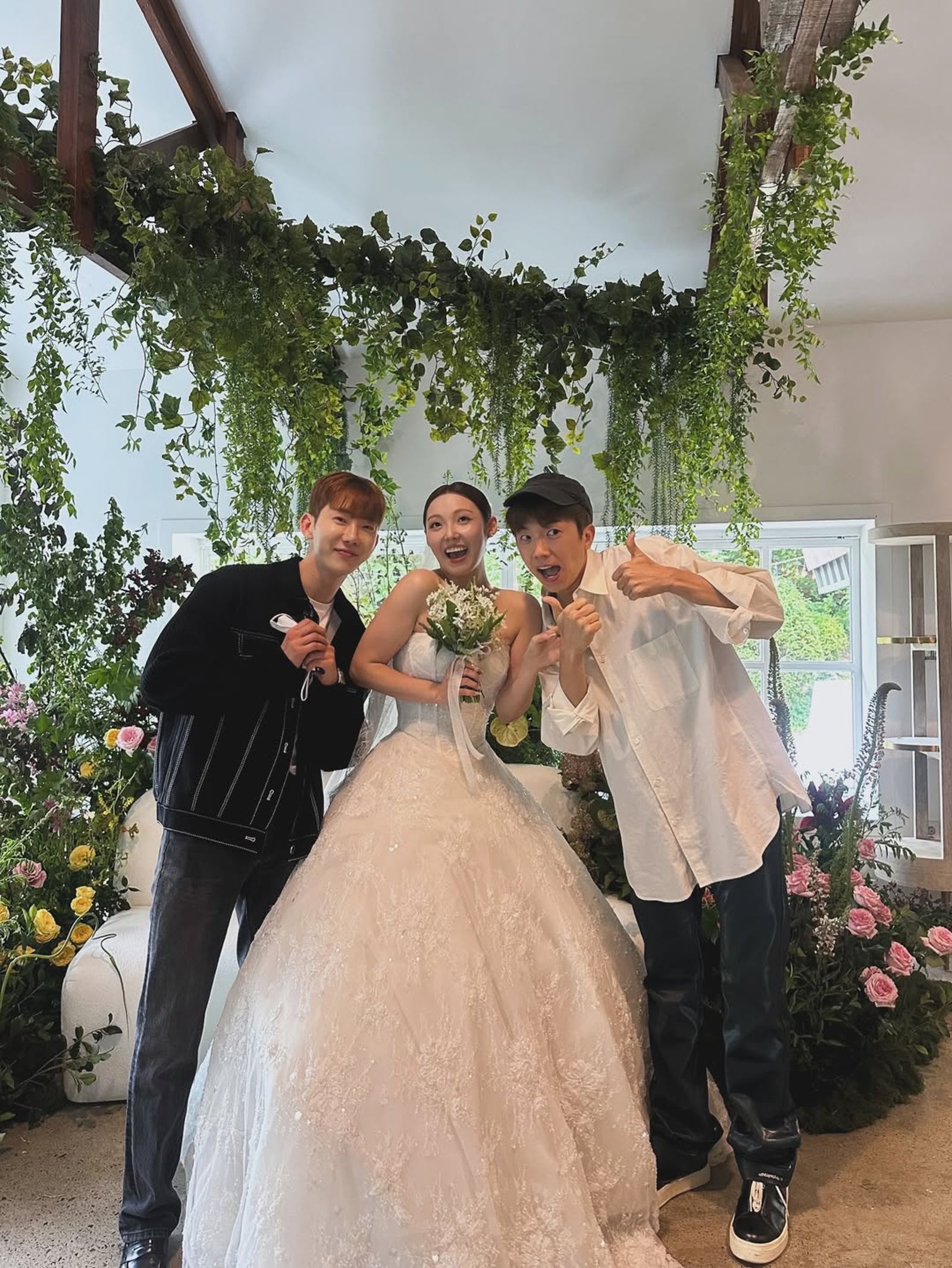 趙權（左起）、Min、祐榮一起合影。翻攝IG