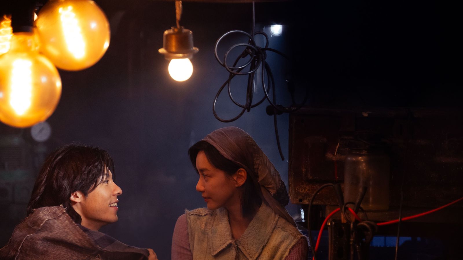 許光漢（左）與袁澧林在《他年她日》有一段虐戀。甲上娛樂提供