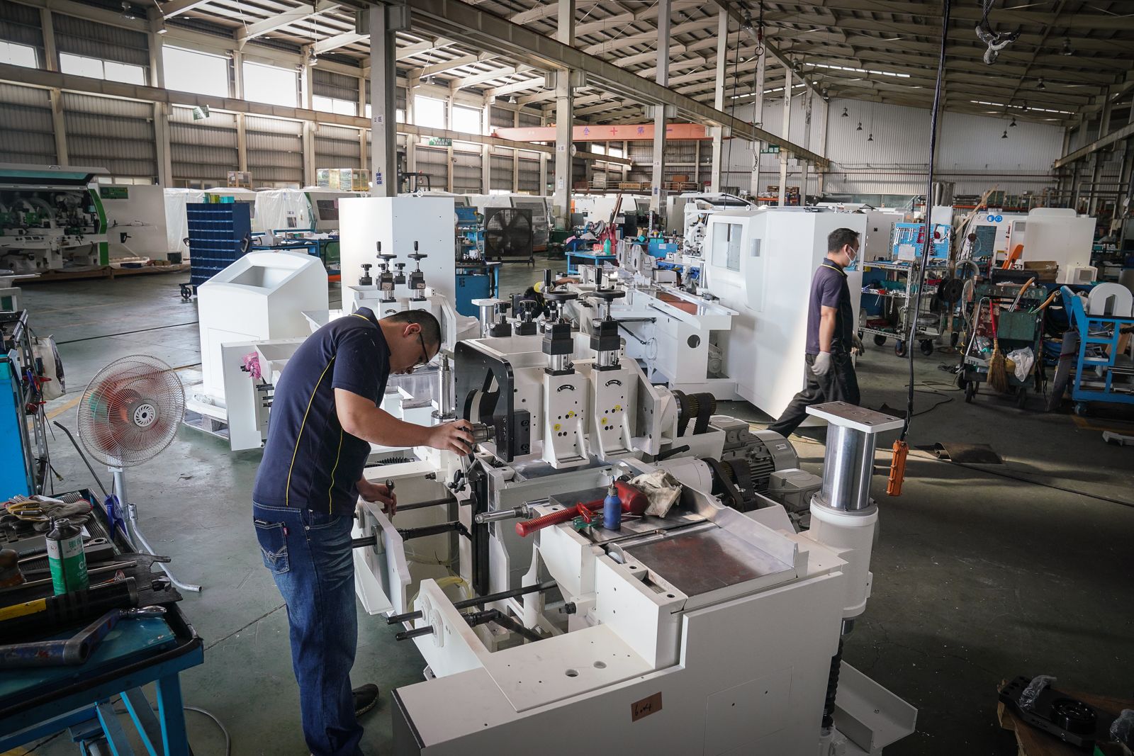 新台幣狂升15％　中小企業陷虧損煉獄　電子組裝大廠獲利縮水