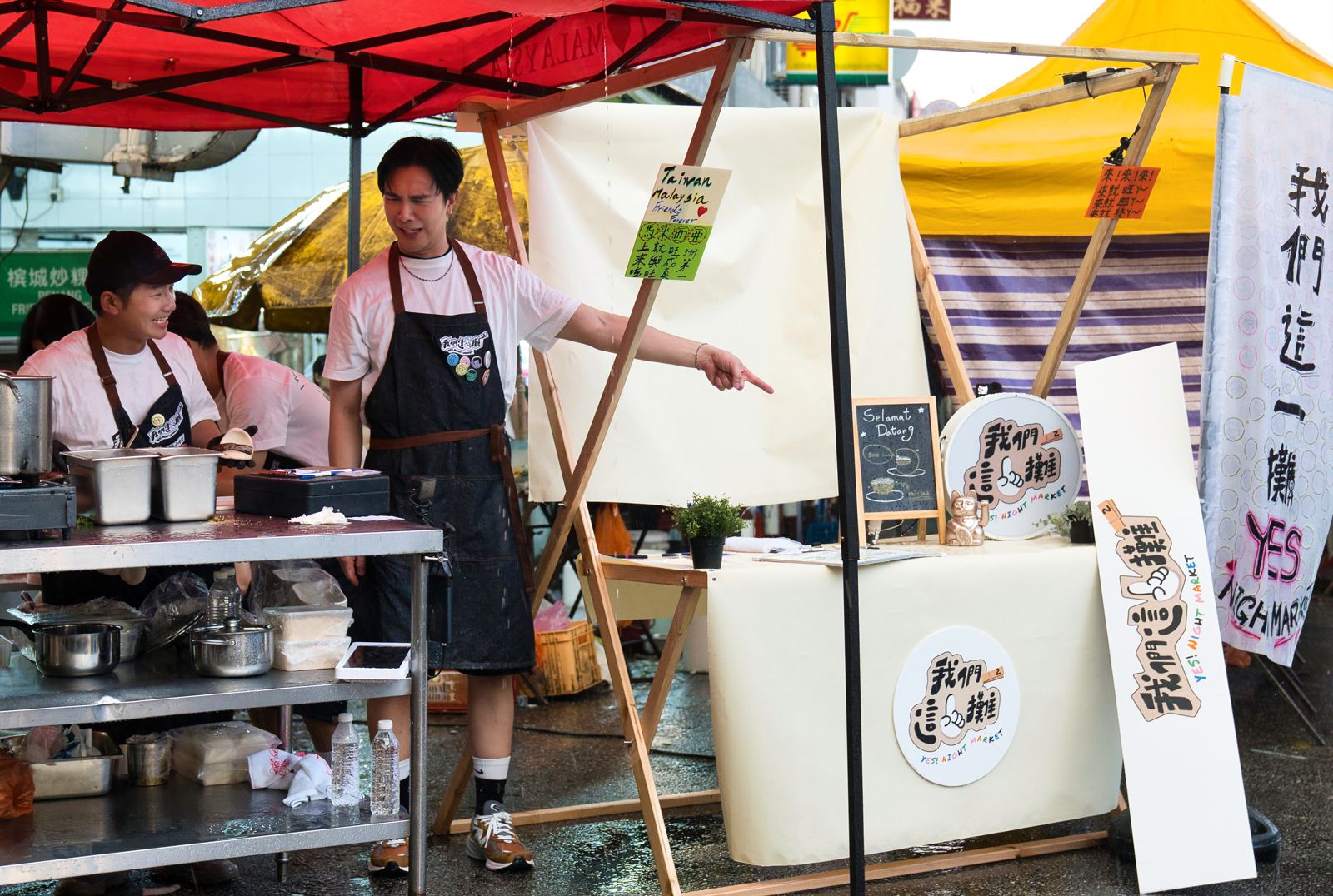 《這一攤2》首到馬來西亞就出事　攤位「被雨沖垮」剩下支架