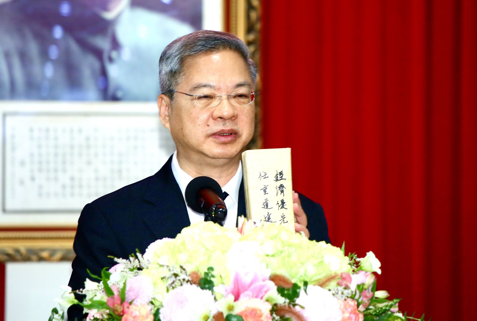 塑膠業吐苦水人才被科技業搶光　經長：幫忙培才+升級